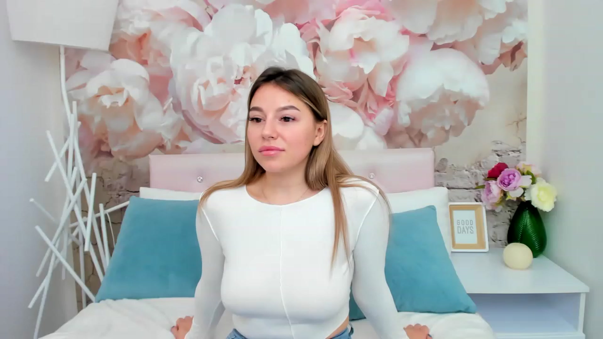 Gallery image thumbnail from SofiBloom's myfreecams stream on, 02/02/2023, 12:21 image 1 of 20