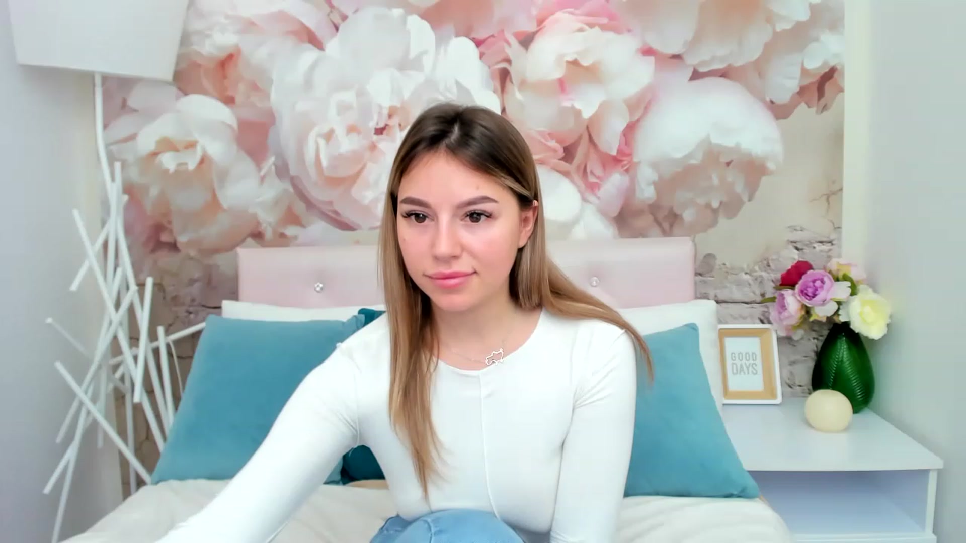 Gallery image thumbnail from SofiBloom's myfreecams stream on, 02/02/2023, 12:21 image 9 of 20
