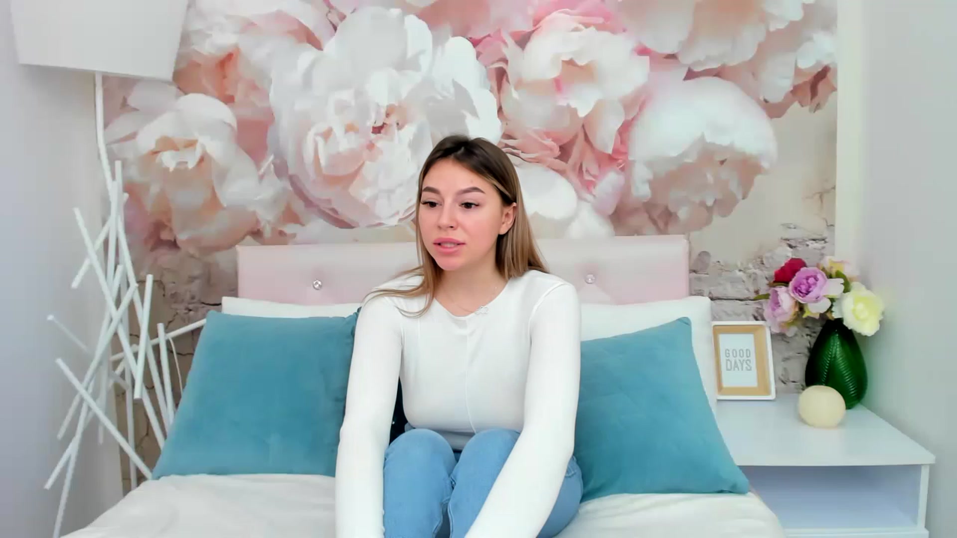 Gallery image thumbnail from SofiBloom's myfreecams stream on, 02/02/2023, 12:21 image 5 of 20