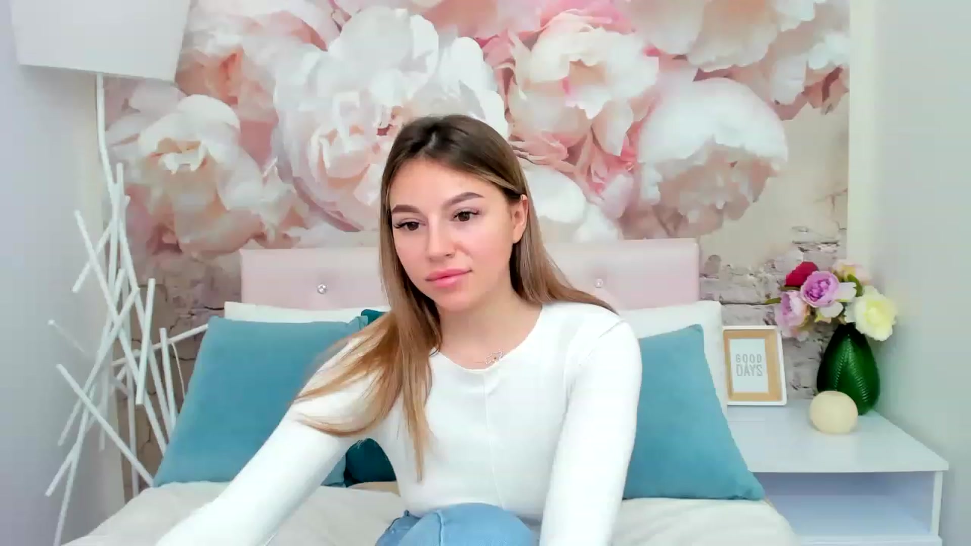 Gallery image thumbnail from SofiBloom's myfreecams stream on, 02/02/2023, 12:21 image 10 of 20