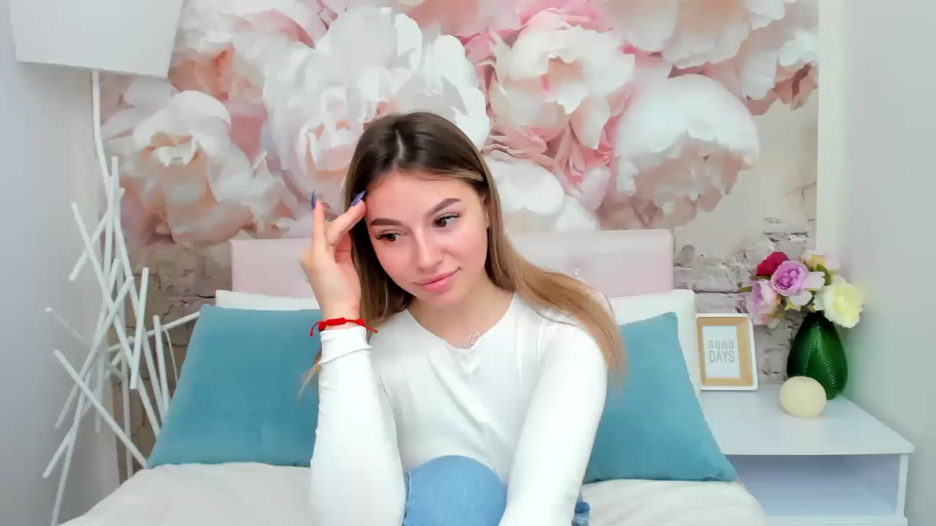 Gallery image thumbnail from SofiBloom's myfreecams stream on, 02/02/2023, 12:21 image 13 of 20