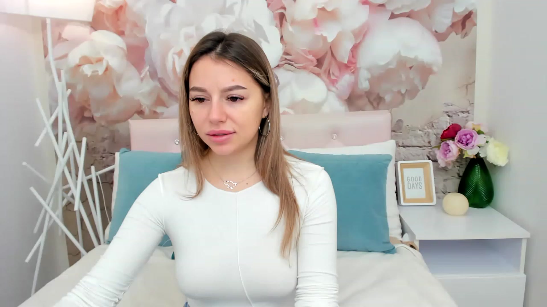 Gallery image thumbnail from SofiBloom's myfreecams stream on, 02/03/2023, 08:44 image 13 of 20