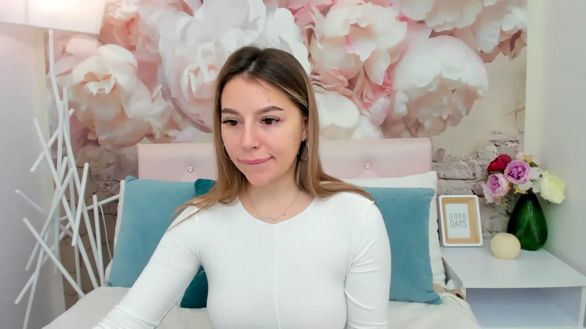 Gallery image thumbnail from SofiBloom's myfreecams stream on, 02/03/2023, 09:05 image 2 of 20