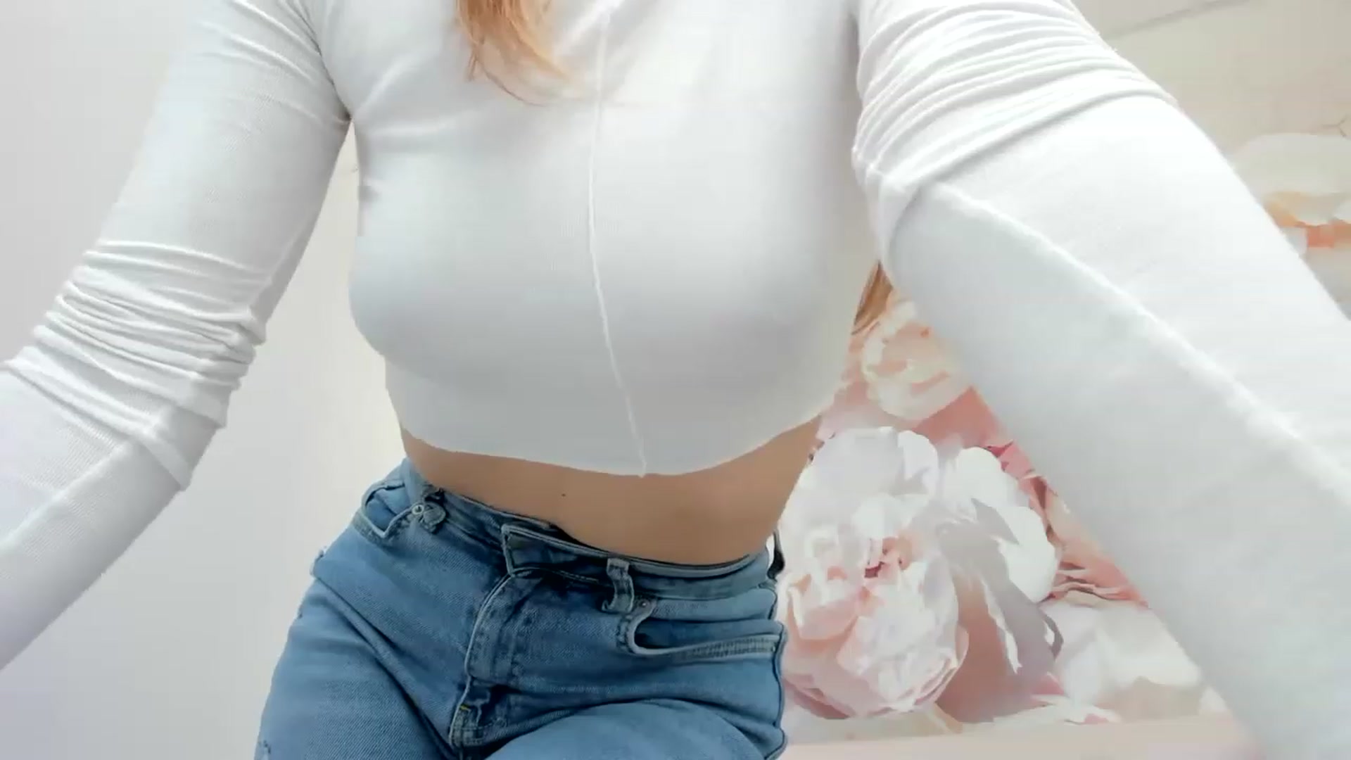 Gallery image thumbnail from SofiBloom's myfreecams stream on, 02/03/2023, 09:05 image 18 of 20