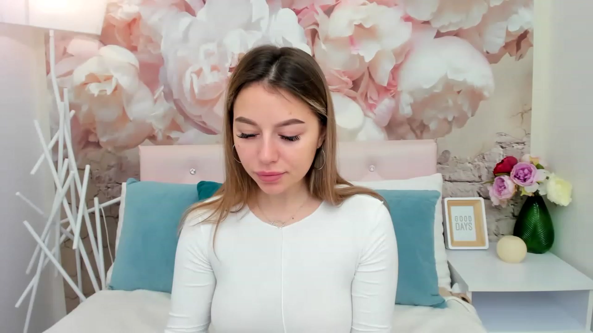 Gallery image thumbnail from SofiBloom's myfreecams stream on, 02/03/2023, 09:05 image 3 of 20