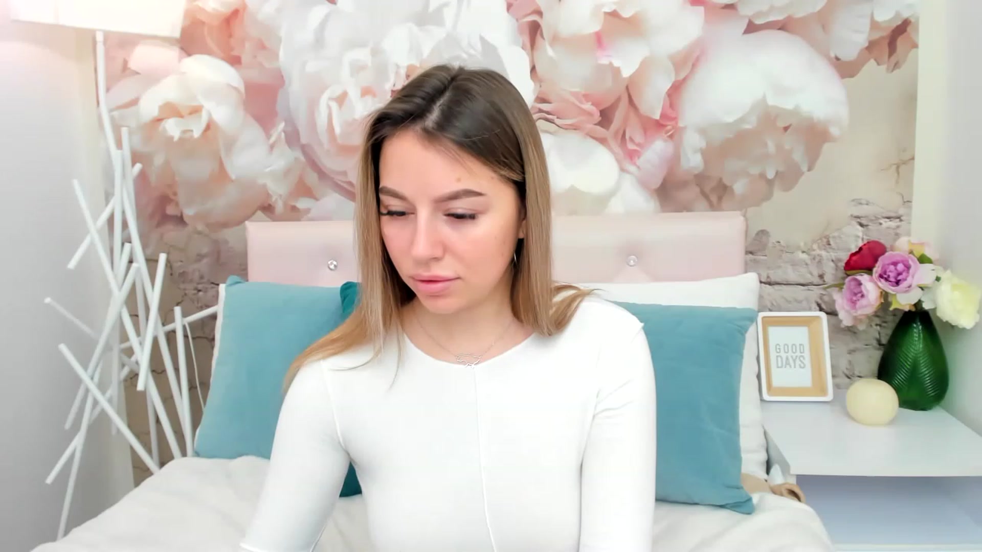 Gallery image thumbnail from SofiBloom's myfreecams stream on, 02/03/2023, 12:53 image 17 of 20