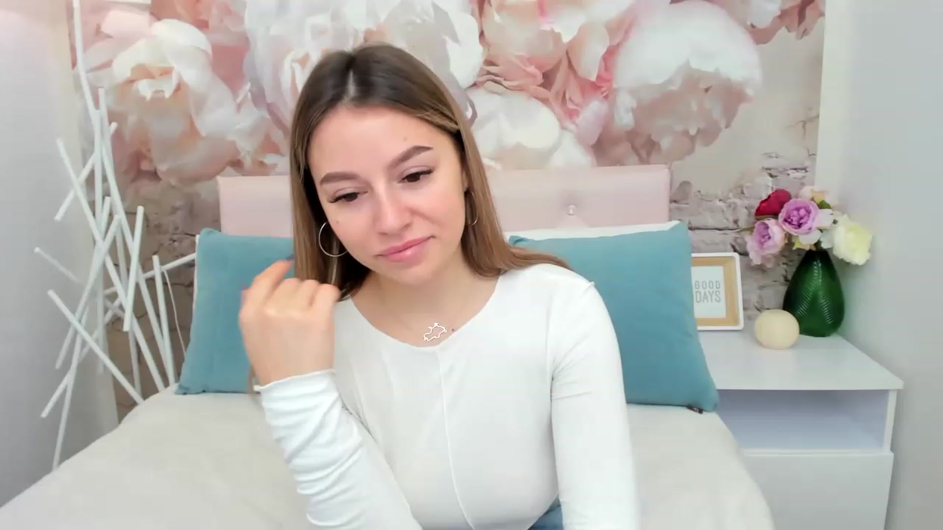 Gallery image thumbnail from SofiBloom's myfreecams stream on, 02/03/2023, 17:07 image 19 of 20