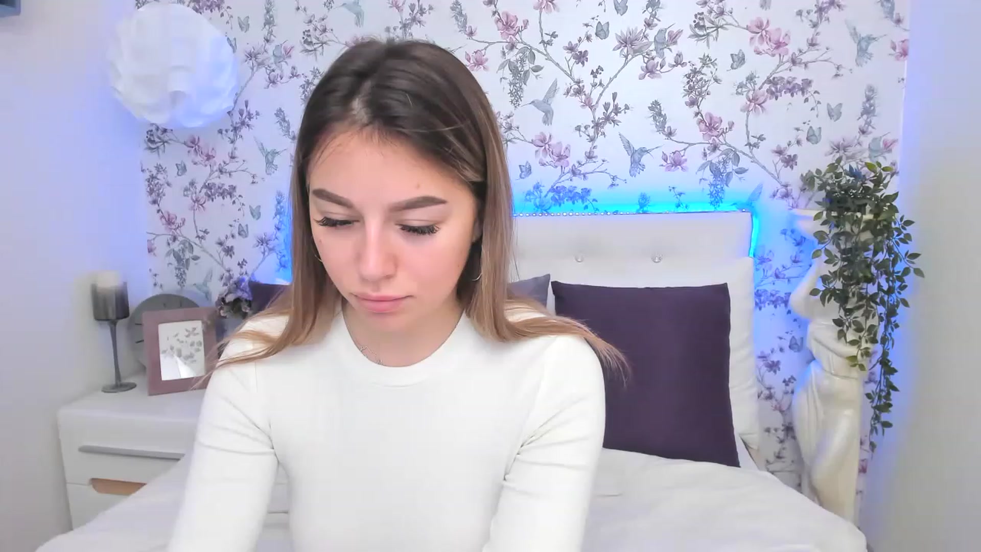 Gallery image thumbnail from SofiBloom's myfreecams stream on, 02/04/2023, 11:45 image 4 of 20