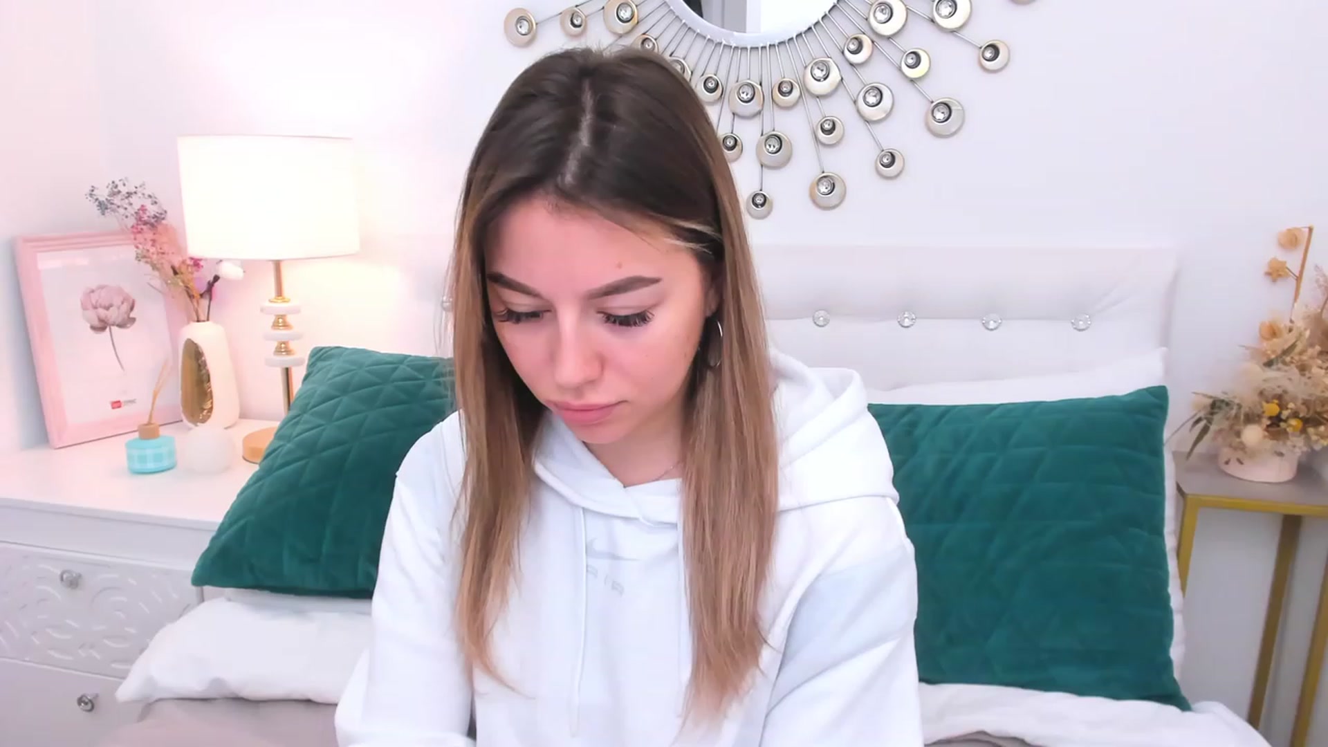 Gallery image thumbnail from SofiBloom's myfreecams stream on, 02/05/2023, 11:37 image 2 of 20