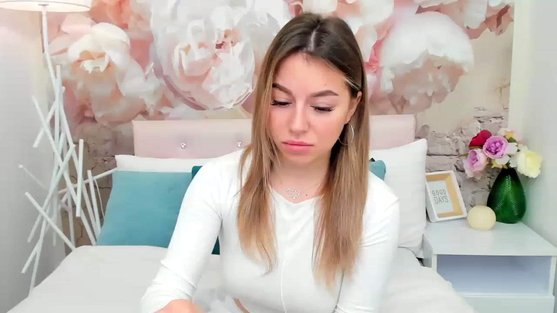Gallery image thumbnail from SofiBloom's myfreecams stream on, 02/05/2023, 14:03 image 4 of 20