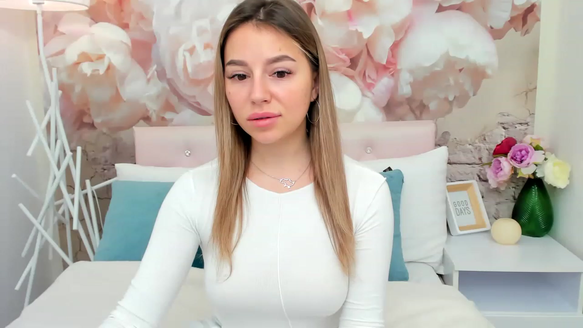 Gallery image thumbnail from SofiBloom's myfreecams stream on, 02/05/2023, 14:03 image 13 of 20