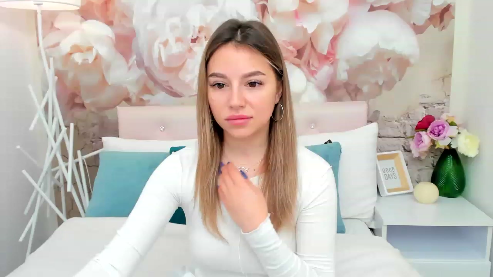 Gallery image thumbnail from SofiBloom's myfreecams stream on, 02/05/2023, 14:03 image 6 of 20