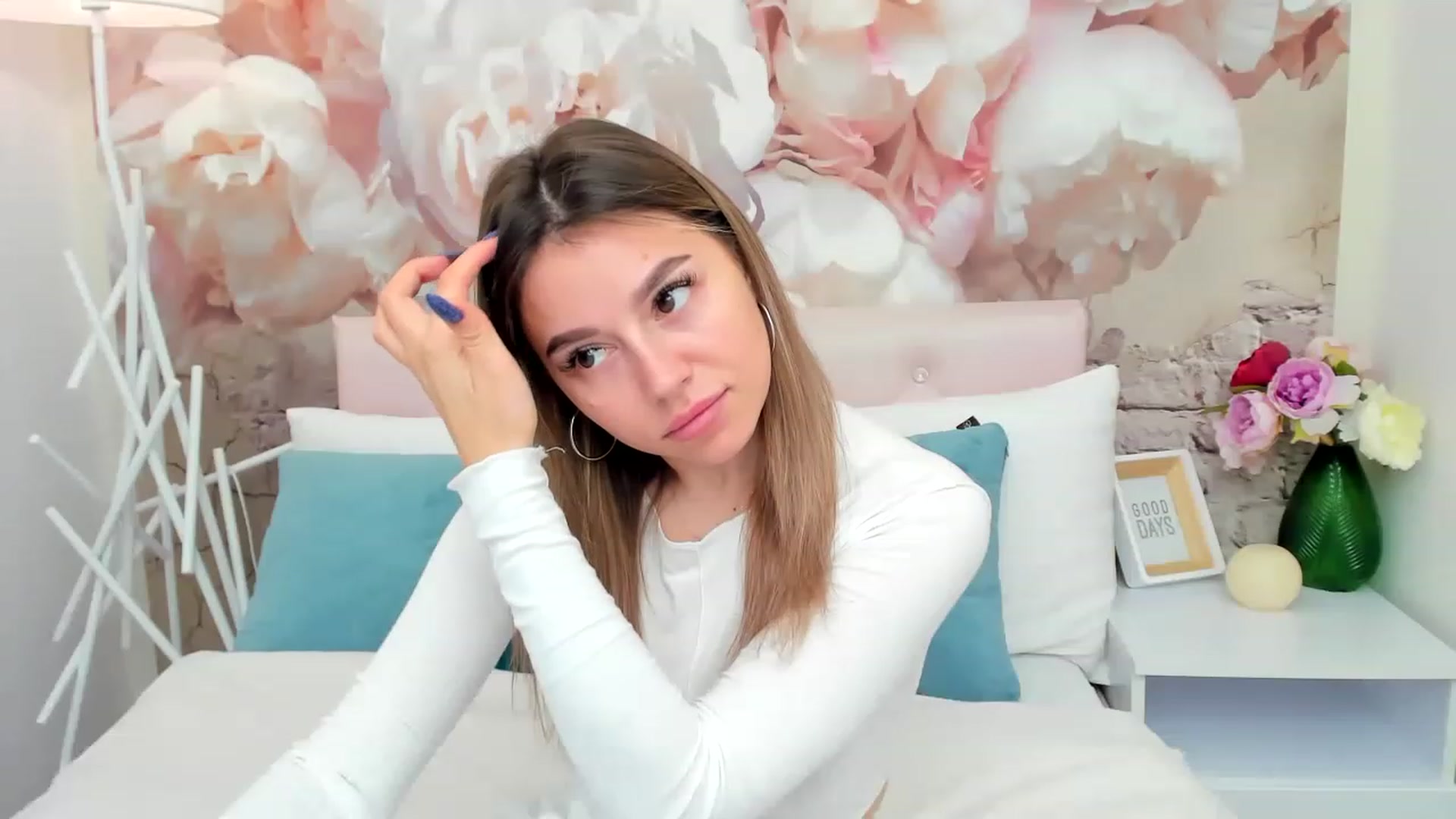 Gallery image thumbnail from SofiBloom's myfreecams stream on, 02/05/2023, 14:03 image 7 of 20