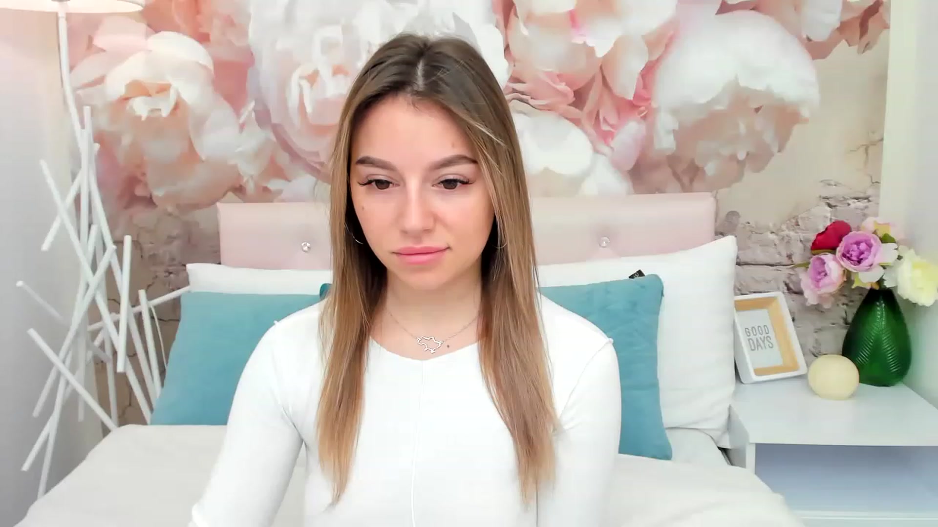 Gallery image thumbnail from SofiBloom's myfreecams stream on, 02/05/2023, 14:03 image 3 of 20