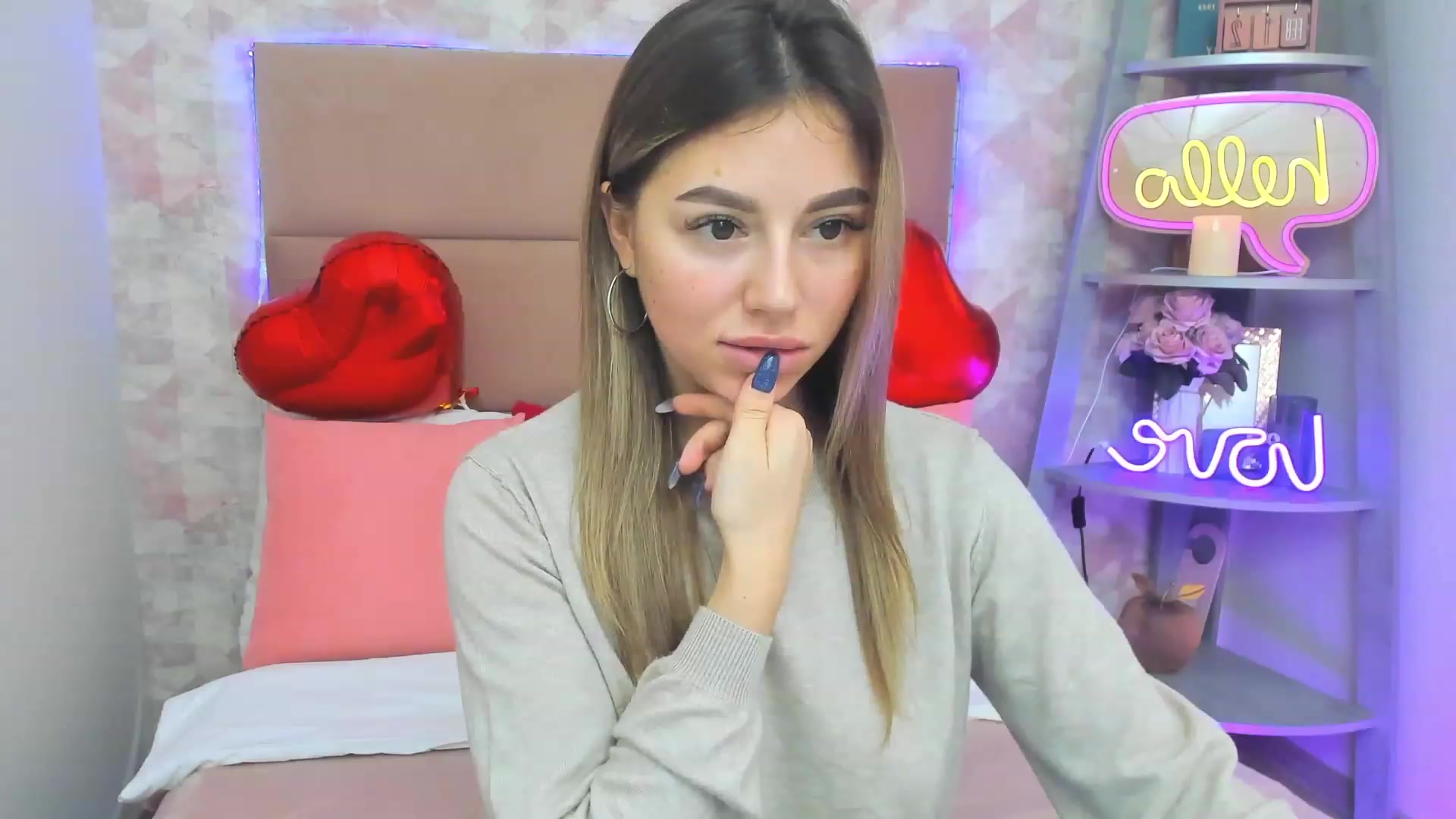 Gallery image thumbnail from SofiBloom's myfreecams stream on, 02/14/2023, 13:06 image 17 of 20
