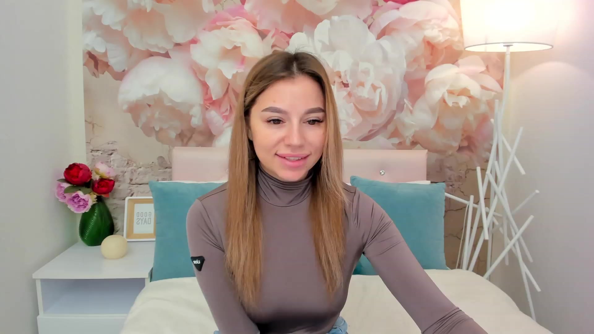 Gallery image thumbnail from SofiBloom's myfreecams stream on, 02/24/2023, 08:23 image 11 of 20
