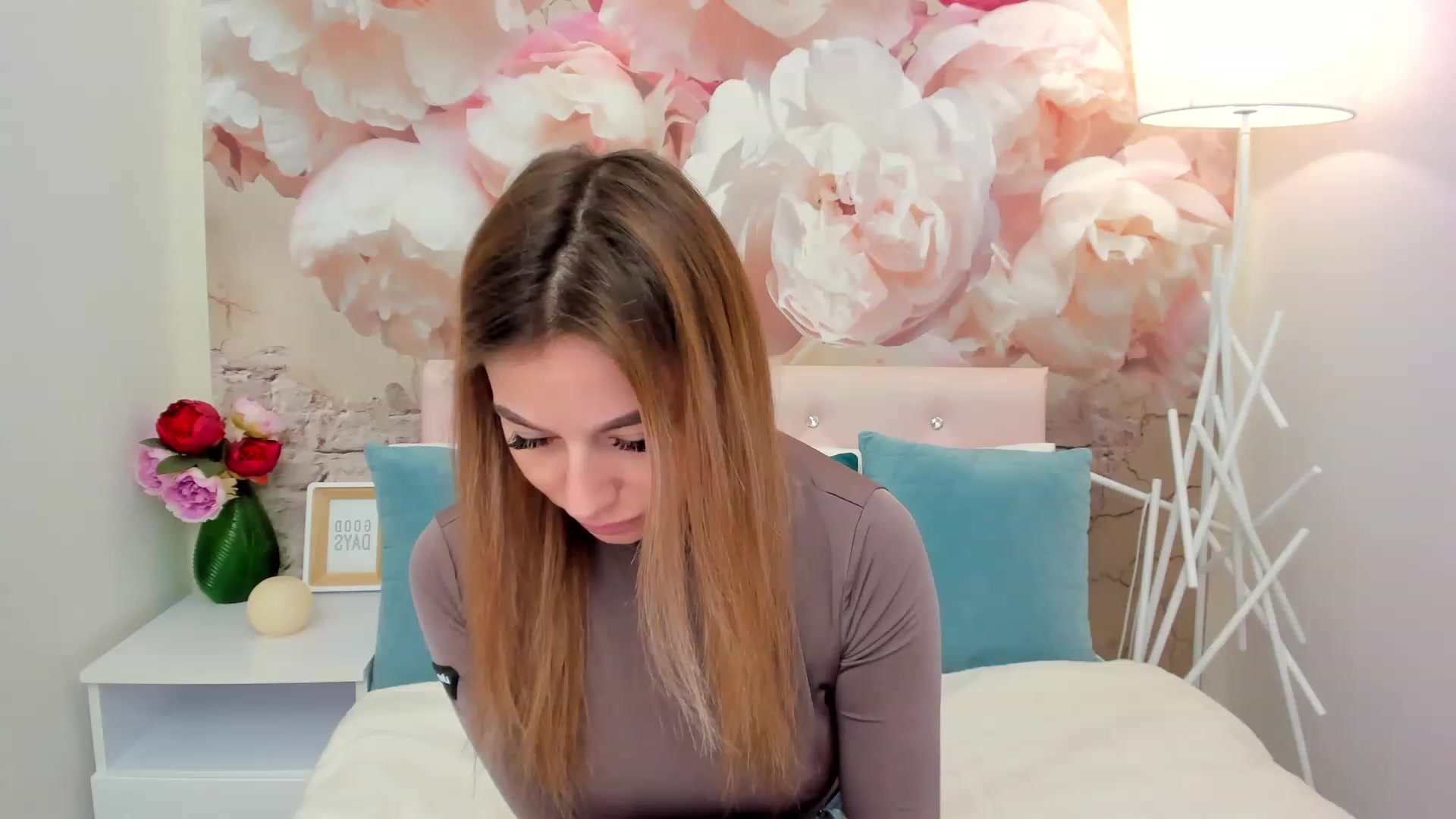 Gallery image thumbnail from SofiBloom's myfreecams stream on, 02/24/2023, 08:23 image 5 of 20