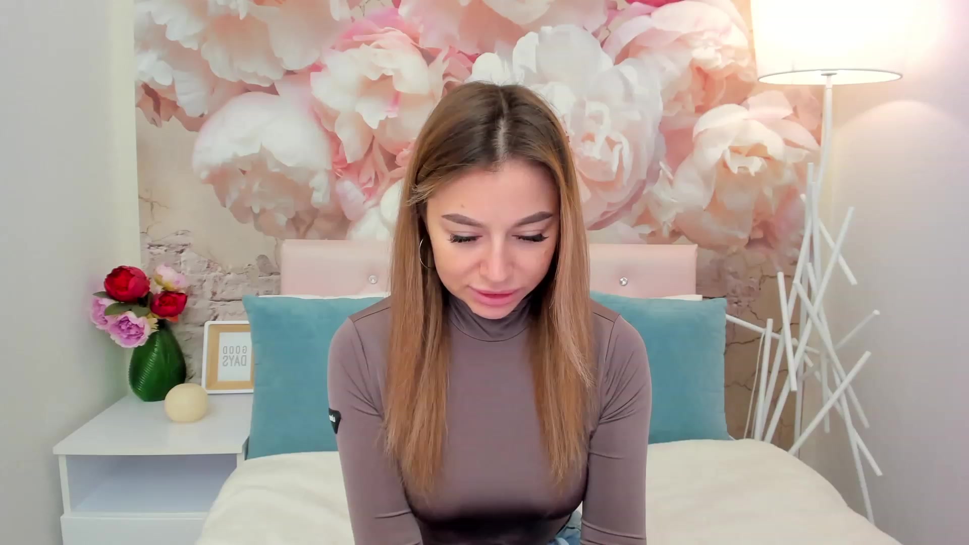 Gallery image thumbnail from SofiBloom's myfreecams stream on, 02/24/2023, 08:23 image 3 of 20