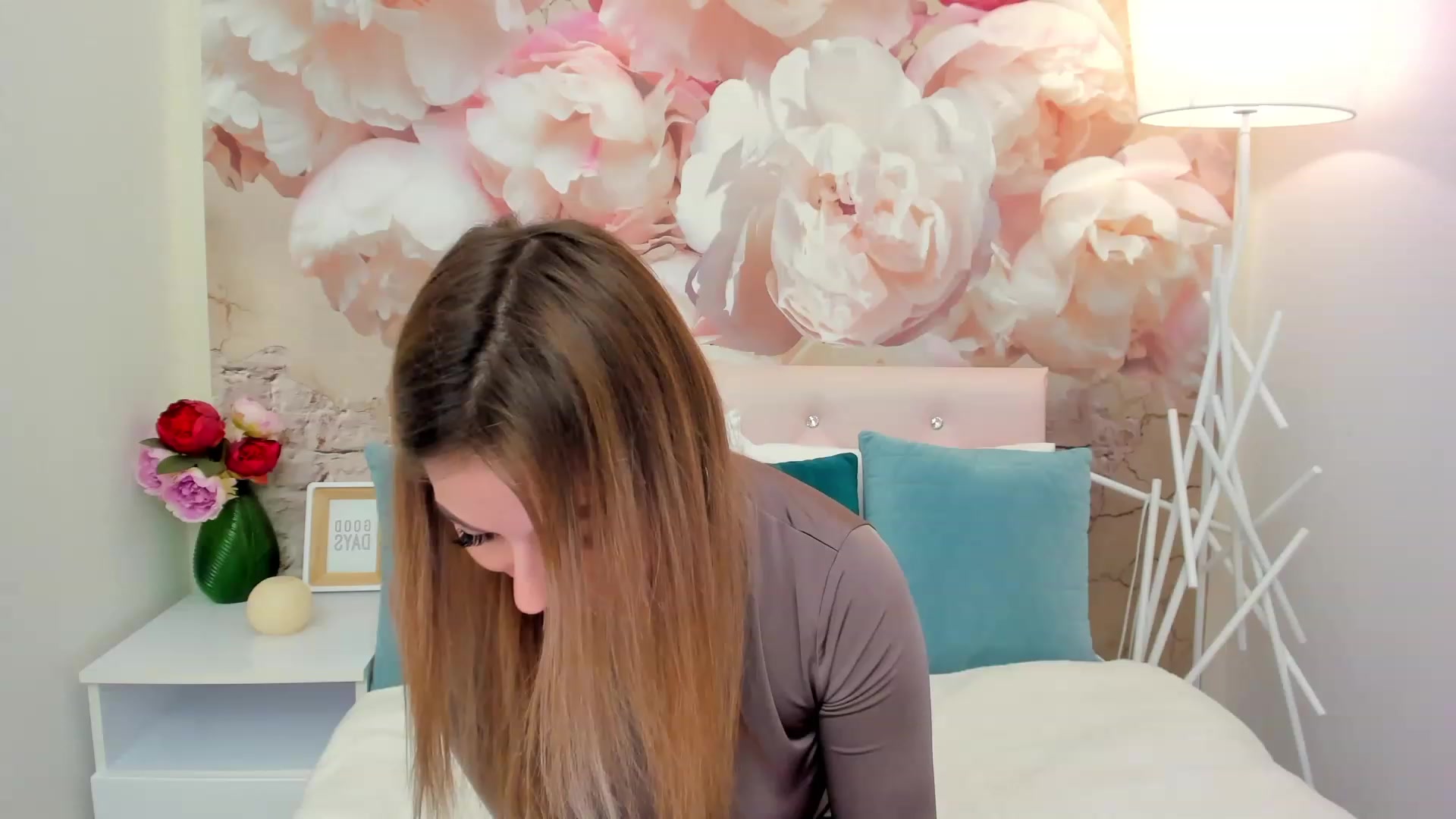 Gallery image thumbnail from SofiBloom's myfreecams stream on, 02/24/2023, 08:23 image 14 of 20