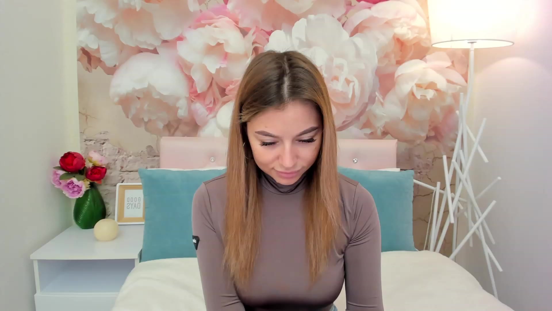 Gallery image thumbnail from SofiBloom's myfreecams stream on, 02/24/2023, 08:23 image 19 of 20