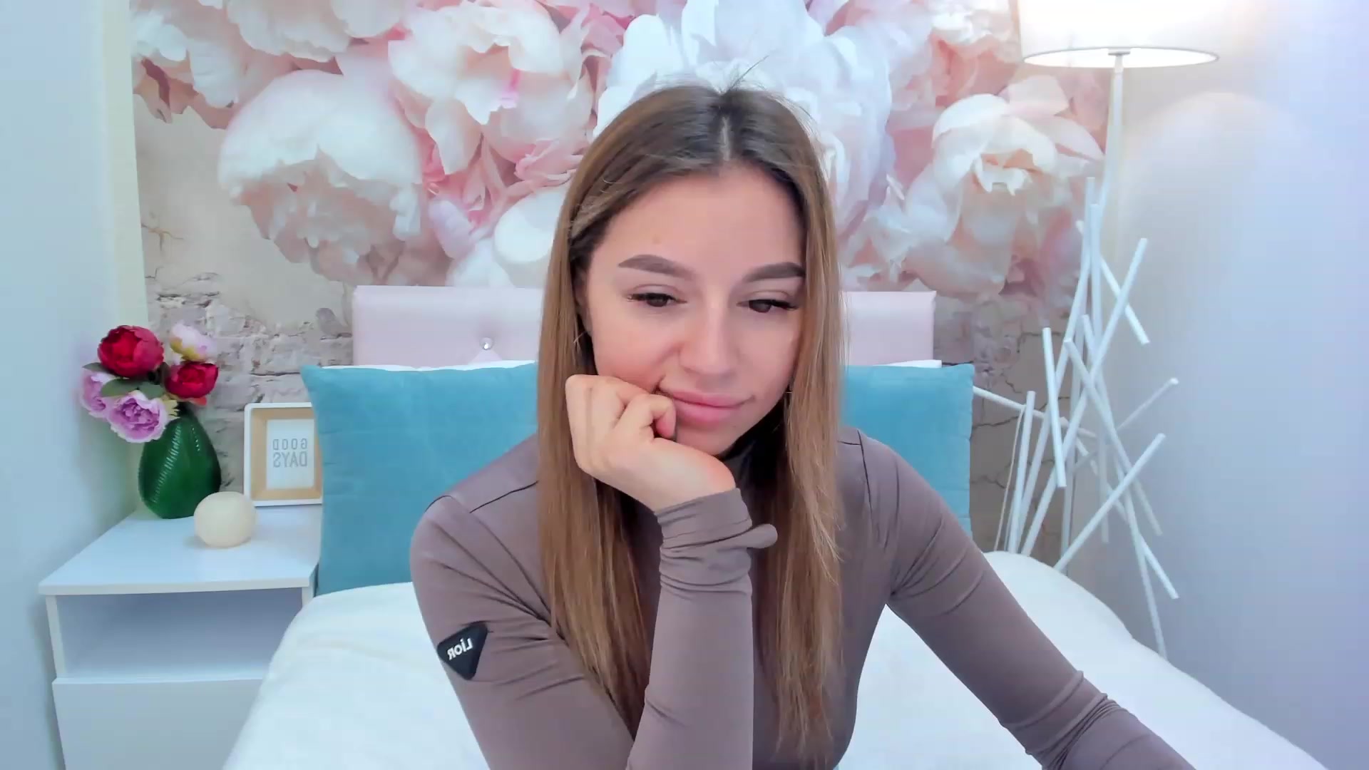 Gallery image thumbnail from SofiBloom's myfreecams stream on, 02/24/2023, 09:59 image 4 of 20