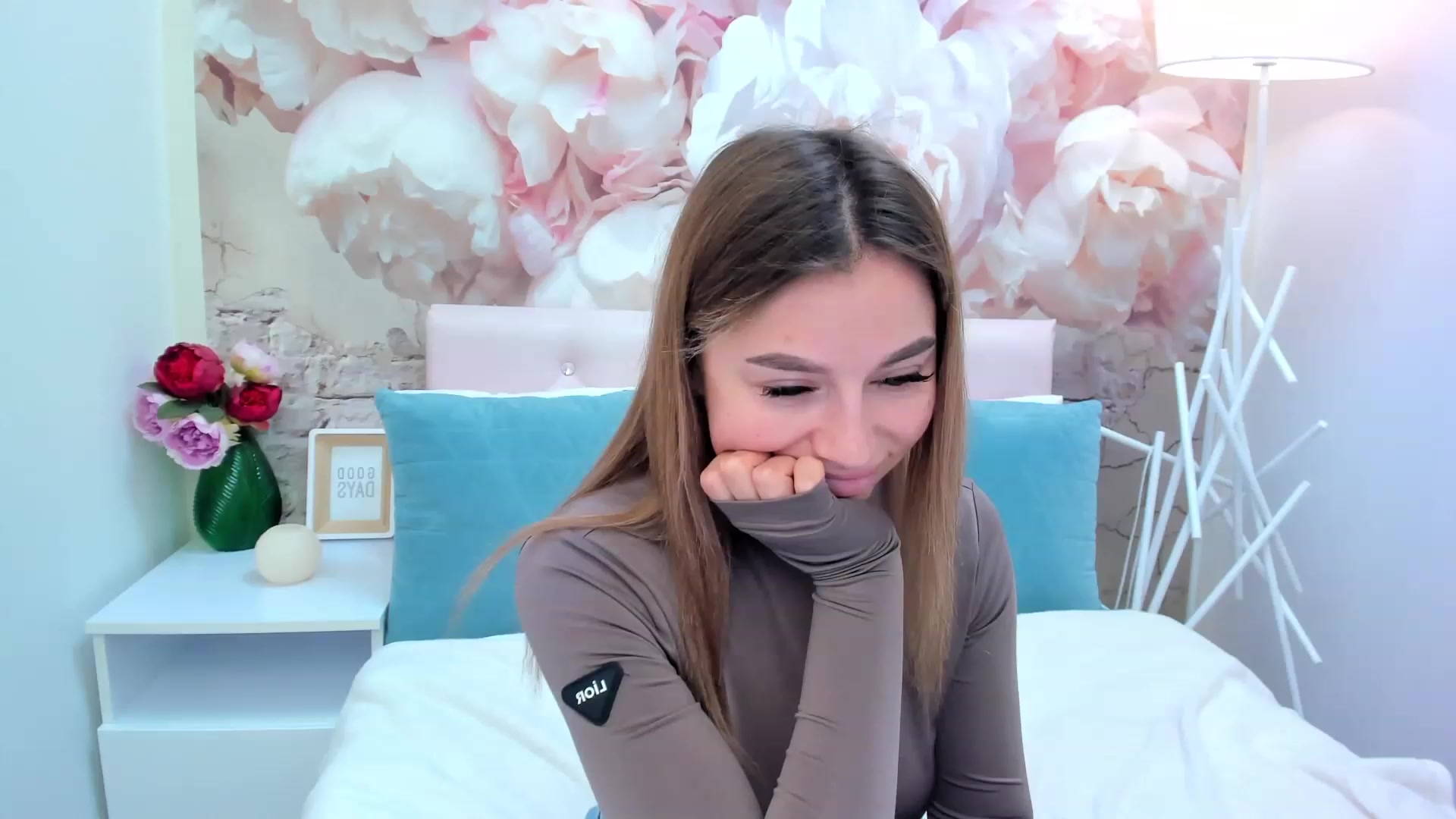 Gallery image thumbnail from SofiBloom's myfreecams stream on, 02/24/2023, 11:39 image 17 of 20