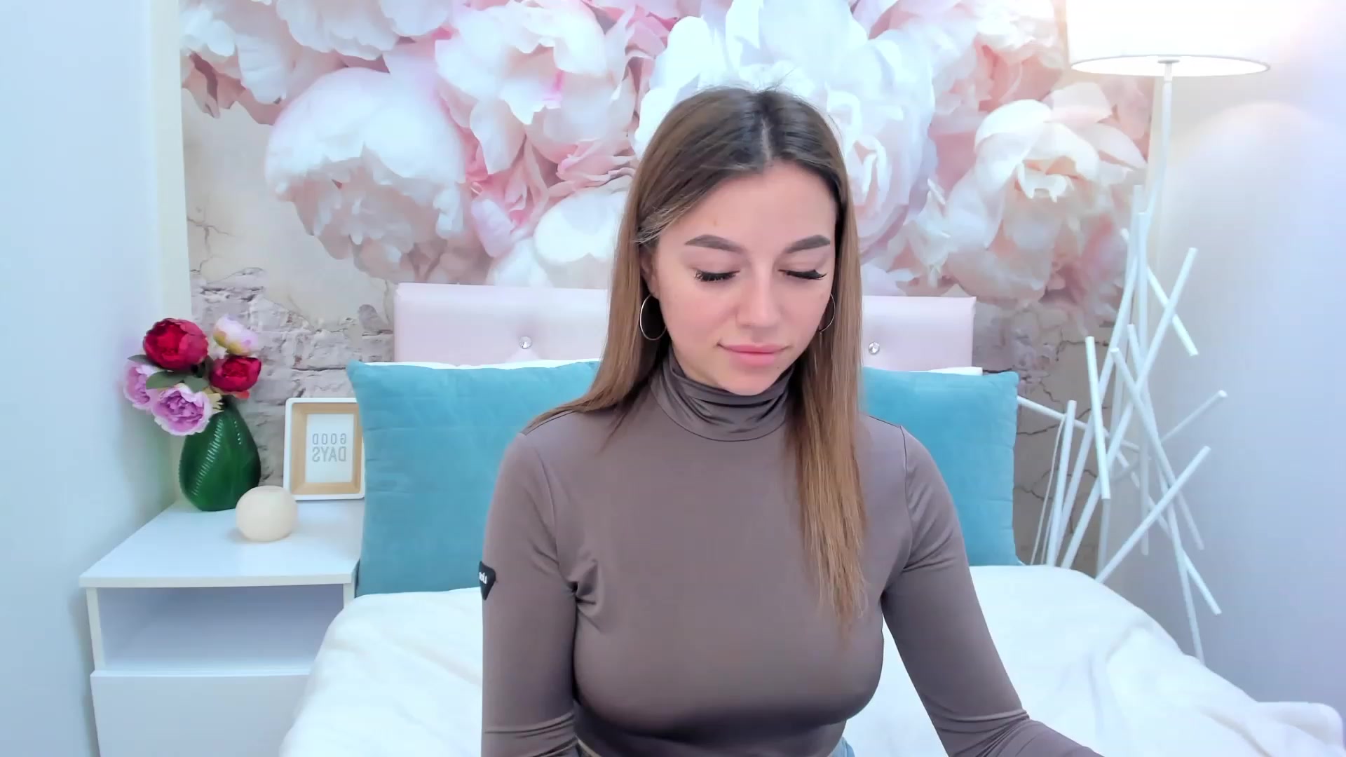 Gallery image thumbnail from SofiBloom's myfreecams stream on, 02/24/2023, 11:39 image 14 of 20