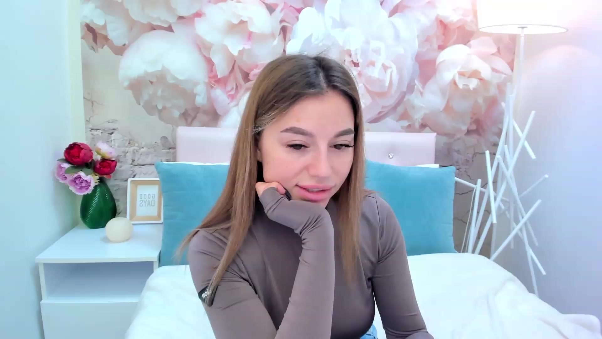 Gallery image thumbnail from SofiBloom's myfreecams stream on, 02/24/2023, 11:39 image 18 of 20
