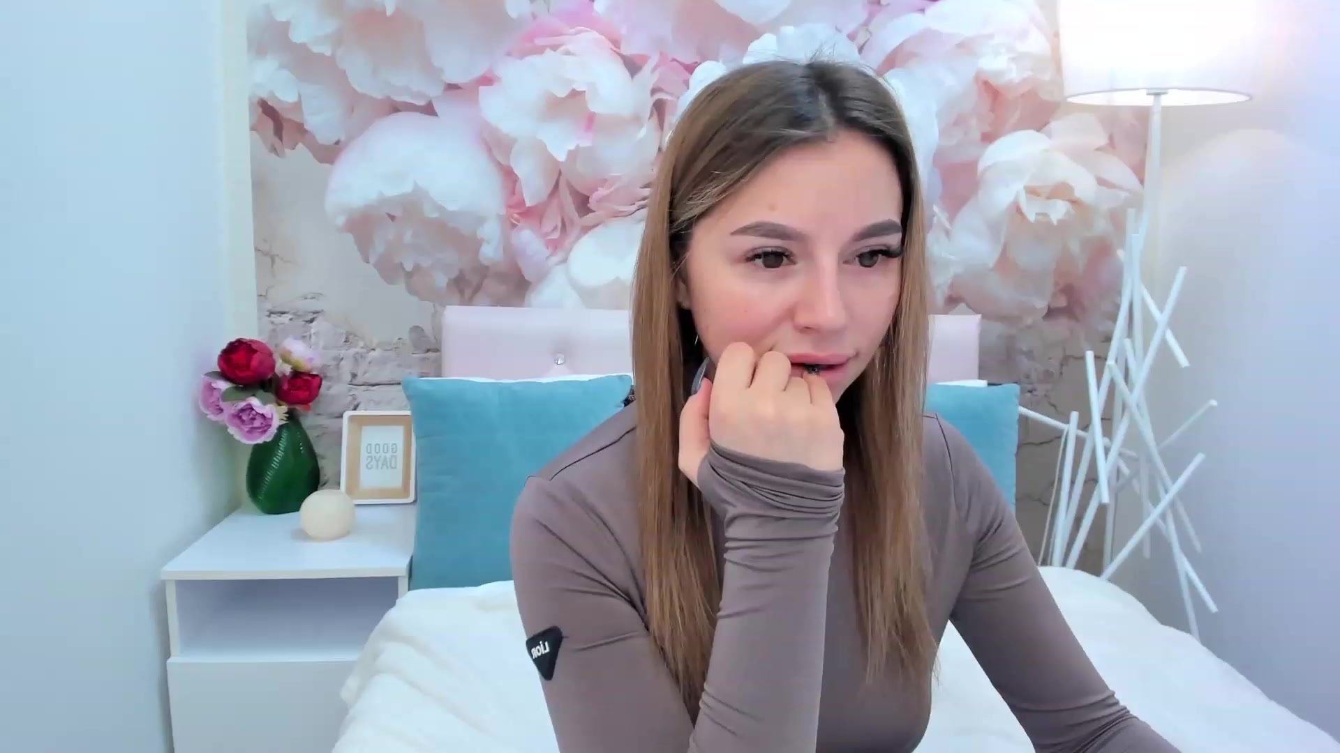 Gallery image thumbnail from SofiBloom's myfreecams stream on, 02/24/2023, 12:55 image 18 of 20