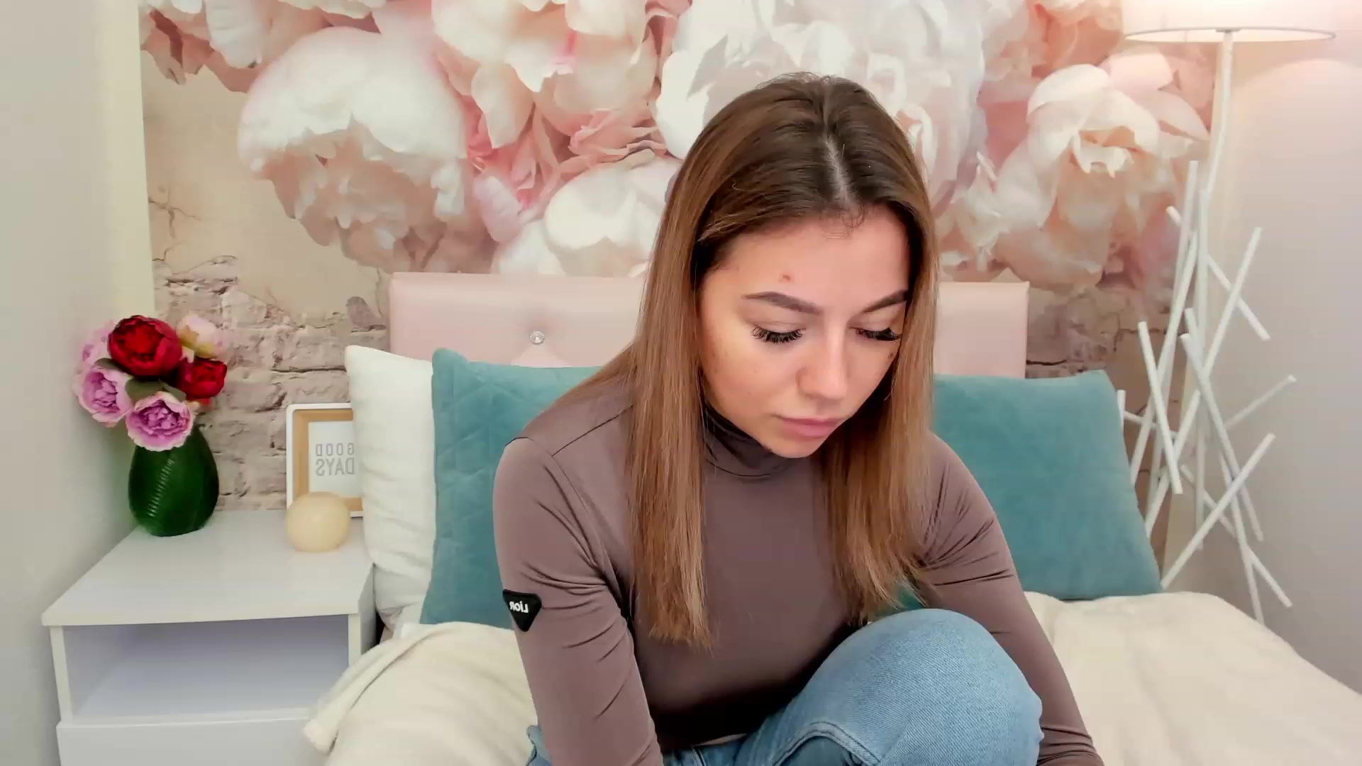 Gallery image thumbnail from SofiBloom's myfreecams stream on, 02/28/2023, 09:42 image 7 of 20