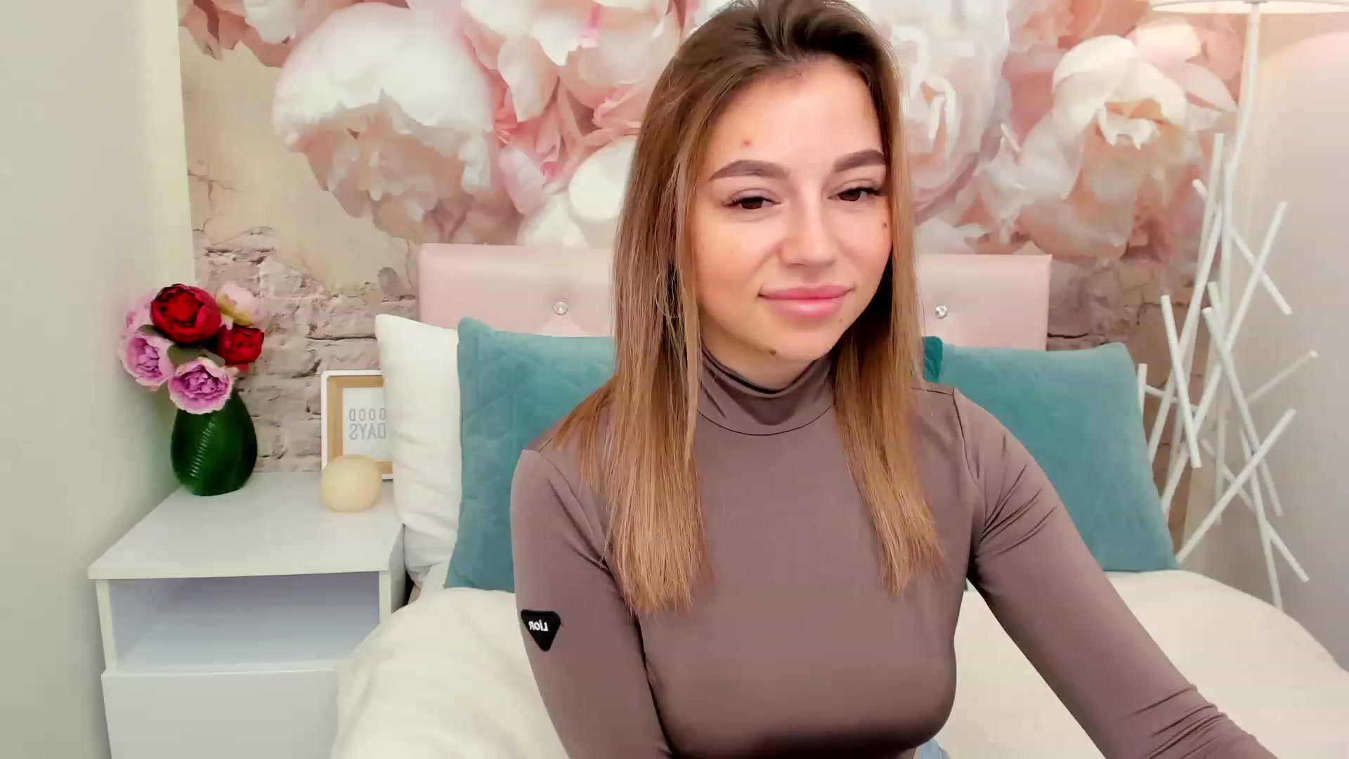 Gallery image thumbnail from SofiBloom's myfreecams stream on, 02/28/2023, 12:29 image 10 of 20