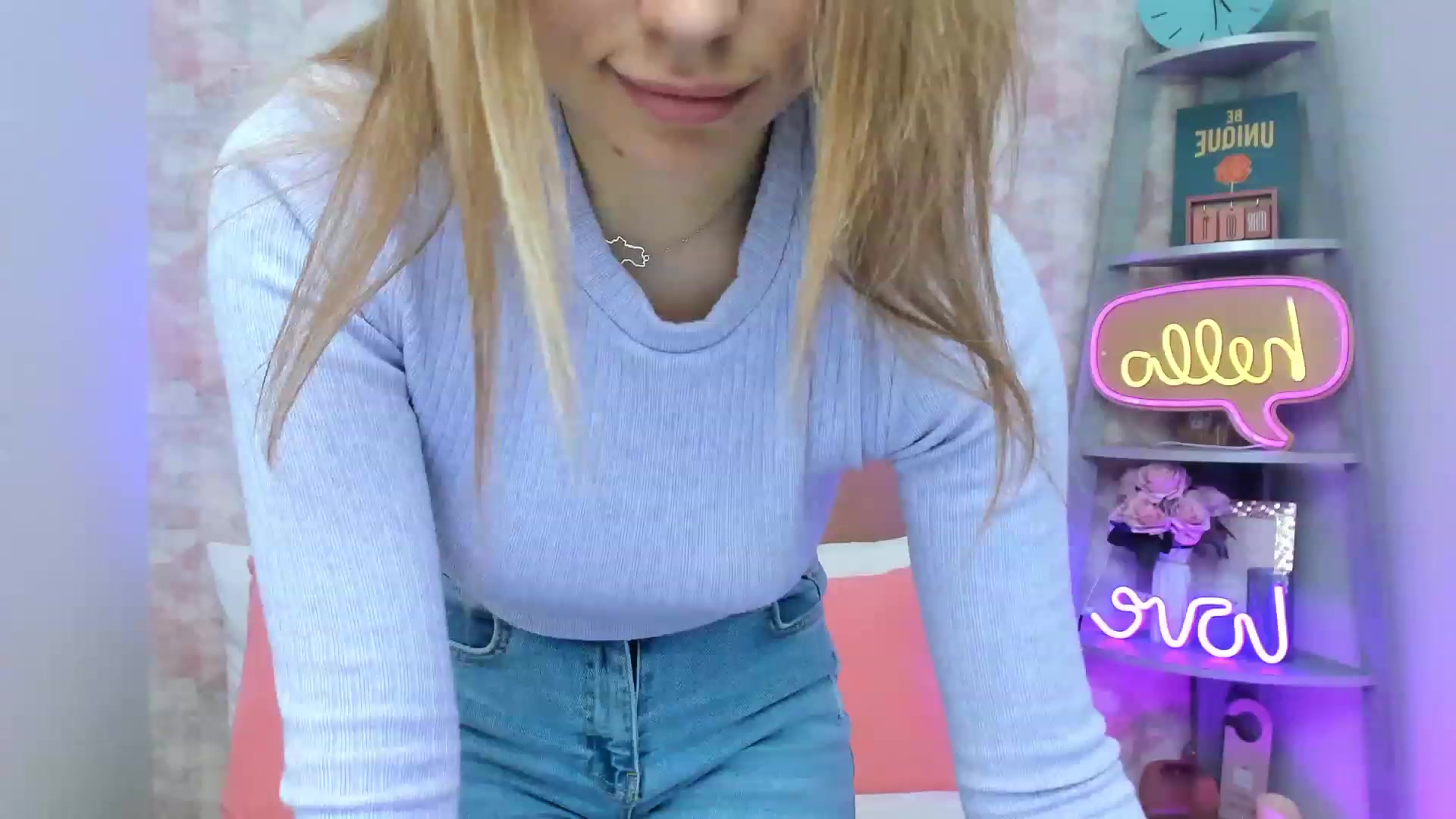Gallery image thumbnail from SofiBloom's myfreecams stream on, 03/01/2023, 13:00 image 20 of 20