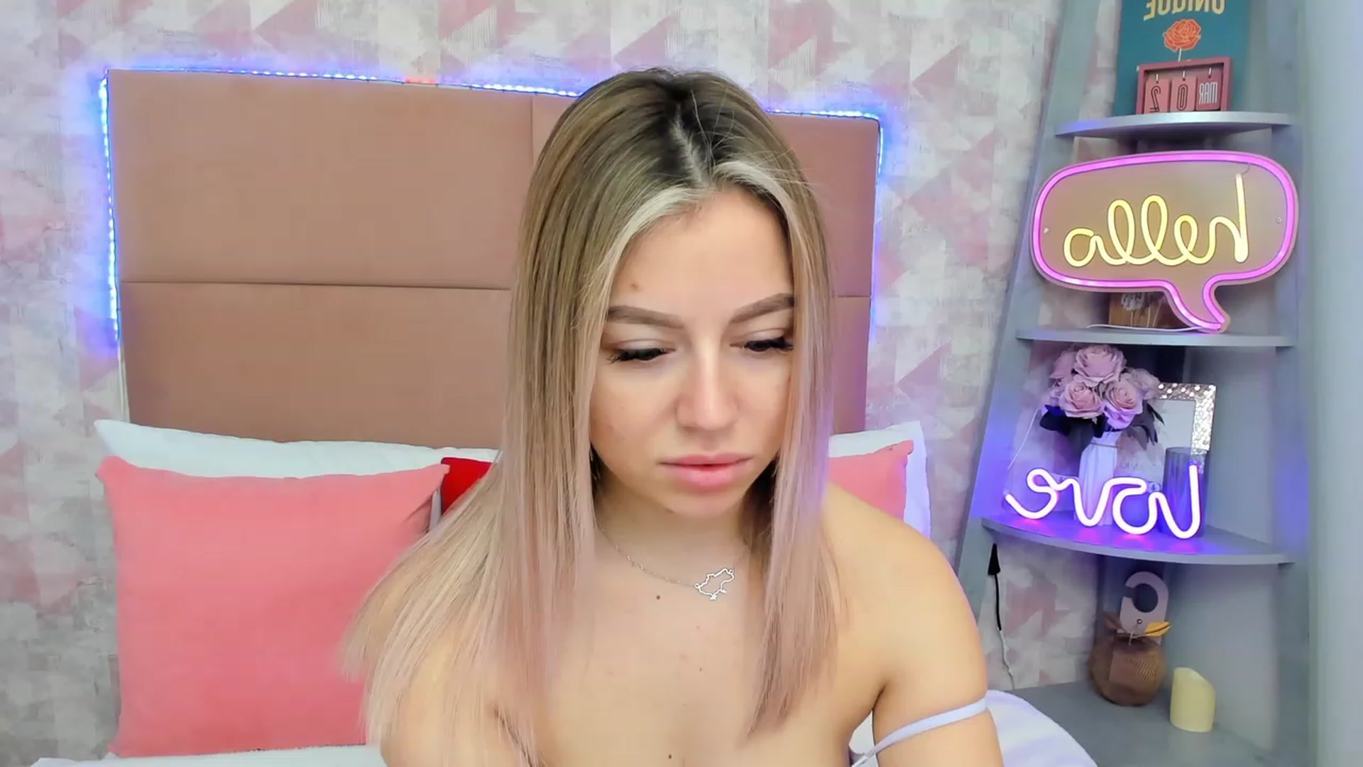 Gallery image thumbnail from SofiBloom's myfreecams stream on, 03/03/2023, 08:51 image 3 of 20