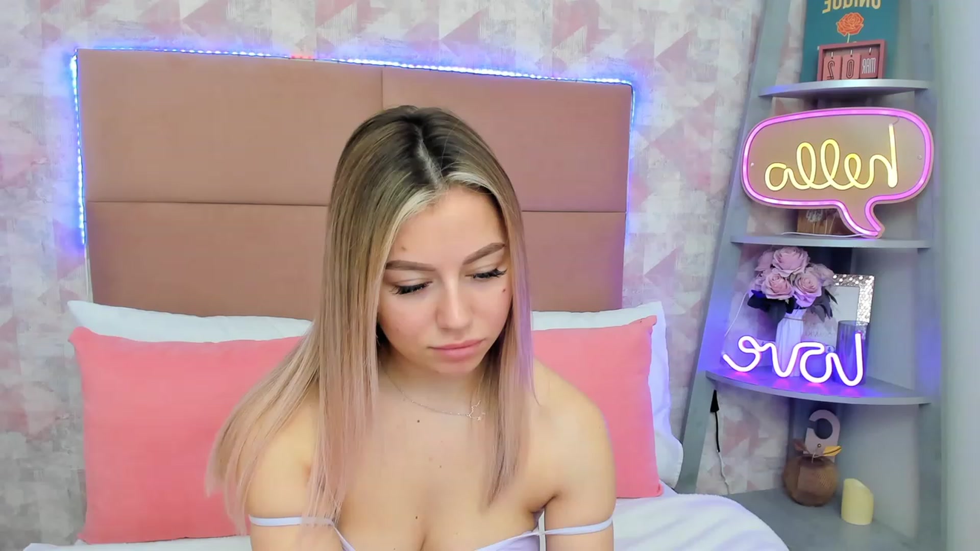 Gallery image thumbnail from SofiBloom's myfreecams stream on, 03/03/2023, 09:14 image 20 of 20