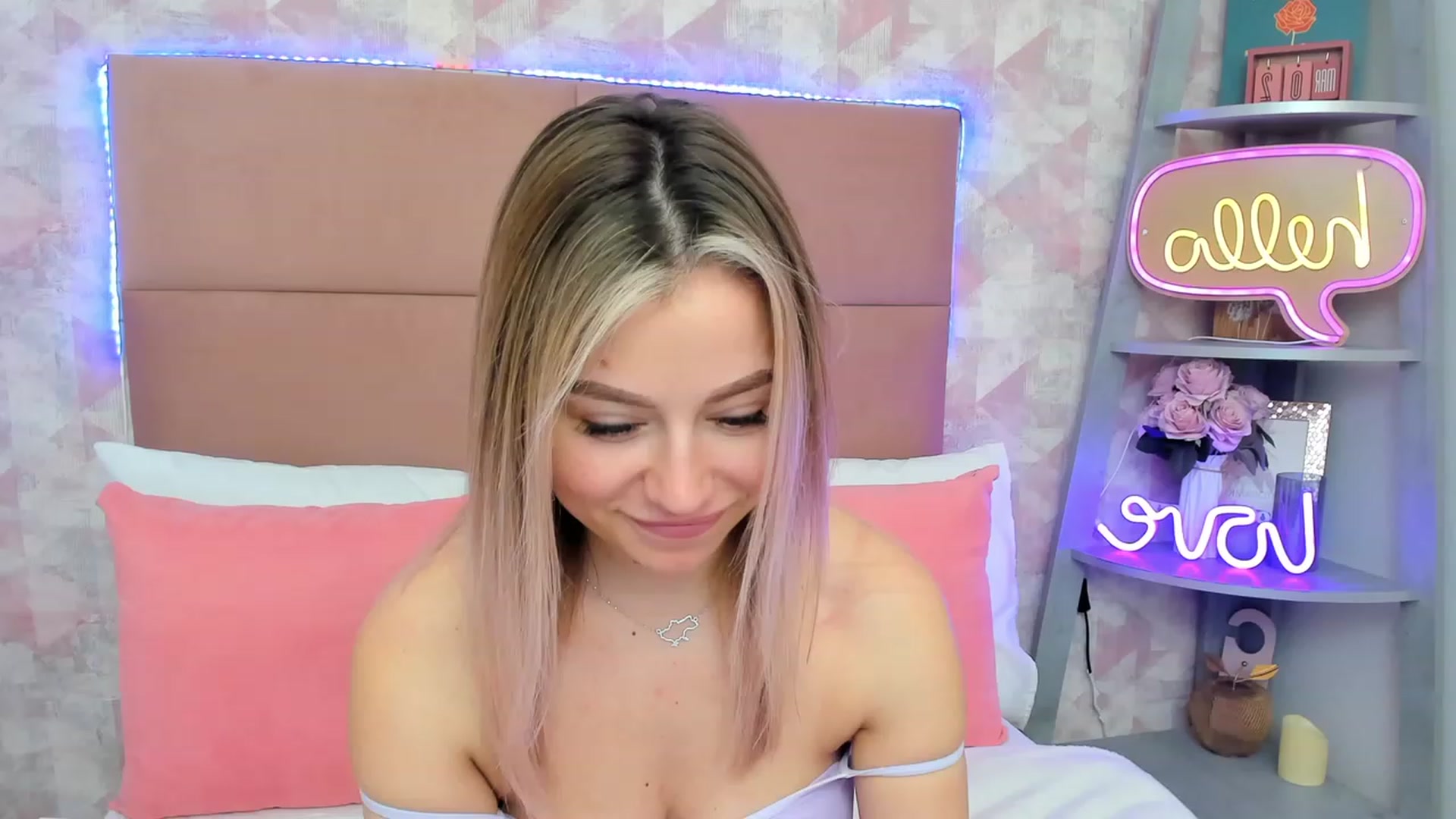 Gallery image thumbnail from SofiBloom's myfreecams stream on, 03/03/2023, 11:23 image 19 of 20