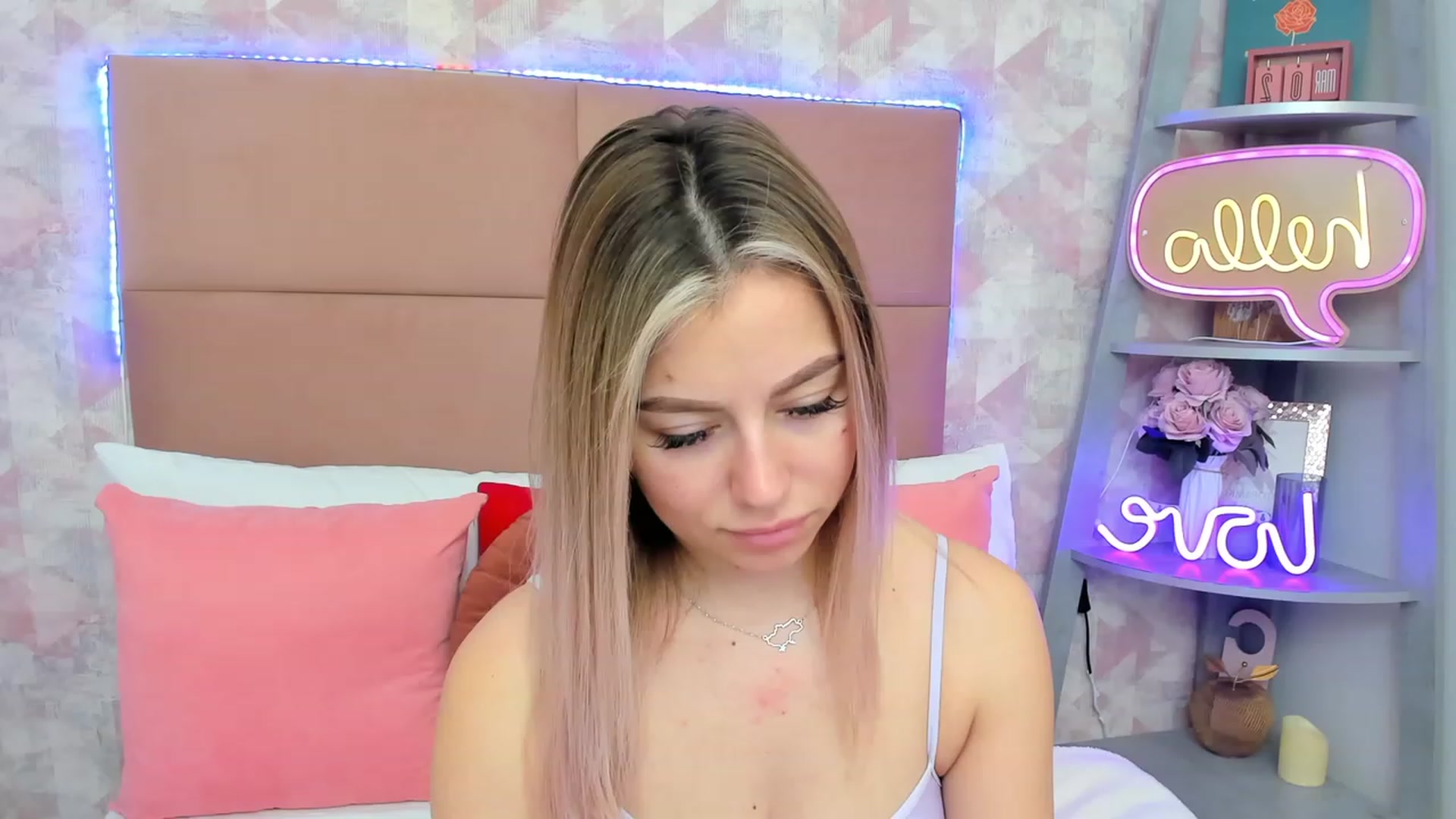 Gallery image thumbnail from SofiBloom's myfreecams stream on, 03/03/2023, 11:23 image 4 of 20