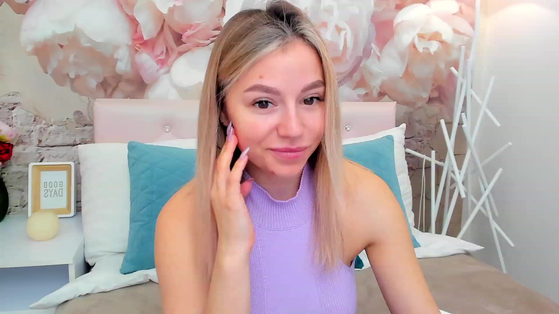 Gallery image thumbnail from SofiBloom's myfreecams stream on, 03/04/2023, 09:42 image 8 of 20