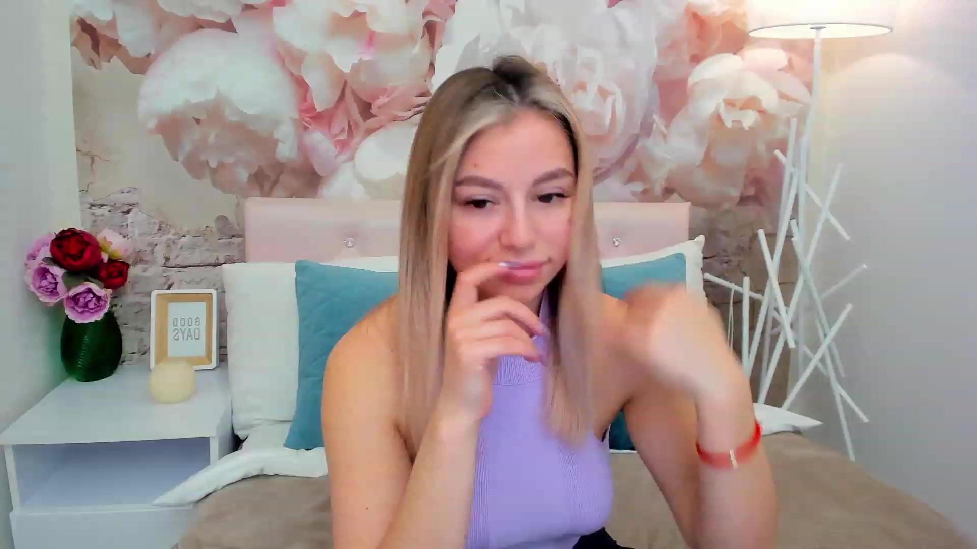Gallery image thumbnail from SofiBloom's myfreecams stream on, 03/04/2023, 11:12 image 3 of 20
