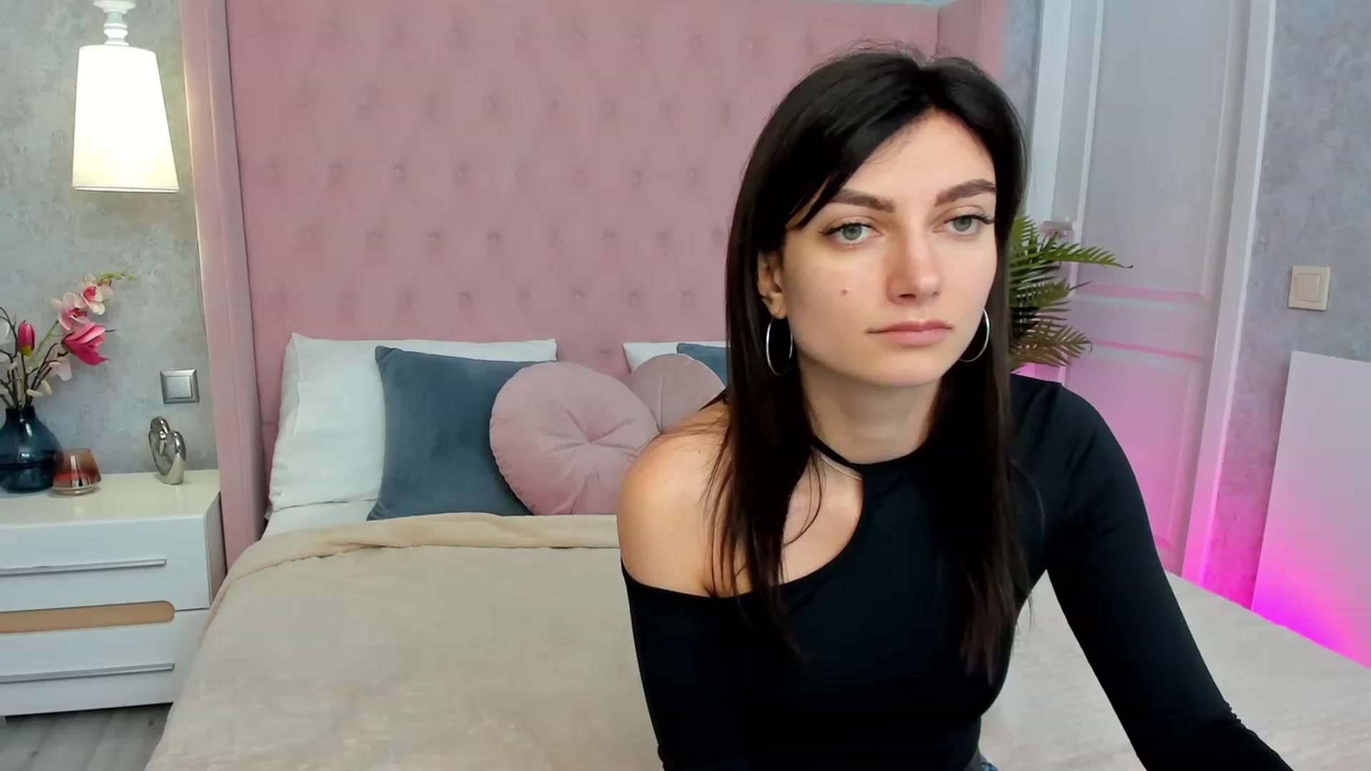 Gallery image thumbnail from SofiBloom's myfreecams stream on, 03/07/2023, 11:47 image 13 of 20