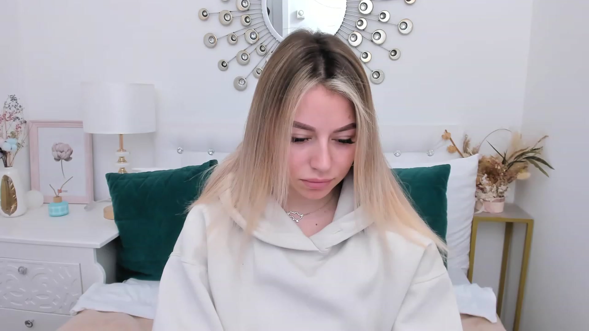 Gallery image thumbnail from SofiBloom's myfreecams stream on, 03/09/2023, 09:17 image 4 of 20