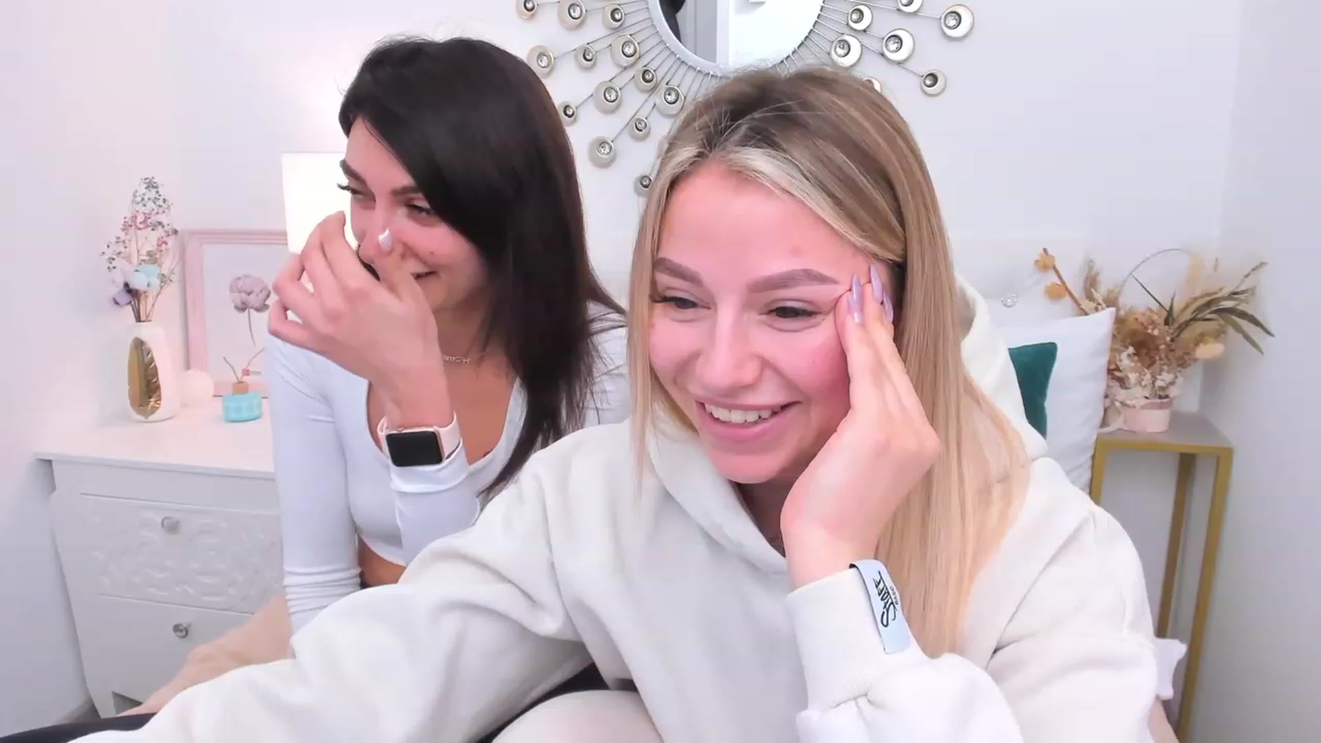 Gallery image thumbnail from SofiBloom's myfreecams stream on, 03/09/2023, 12:14 image 19 of 20