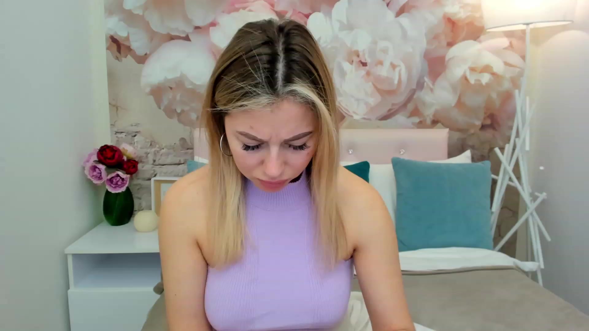 Gallery image thumbnail from SofiBloom's myfreecams stream on, 03/10/2023, 08:41 image 7 of 20
