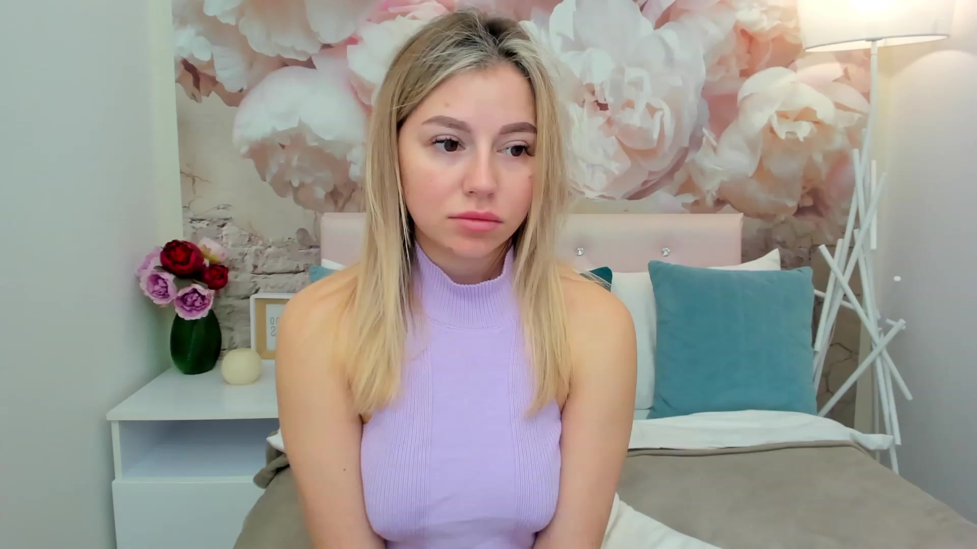 Gallery image thumbnail from SofiBloom's myfreecams stream on, 03/10/2023, 08:41 image 6 of 20
