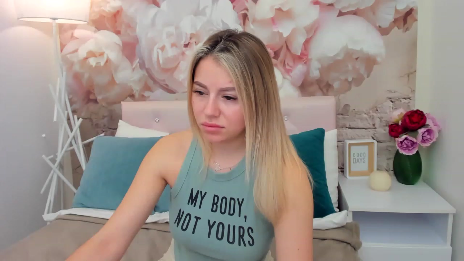 Gallery image thumbnail from SofiBloom's myfreecams stream on, 03/10/2023, 12:10 image 19 of 20
