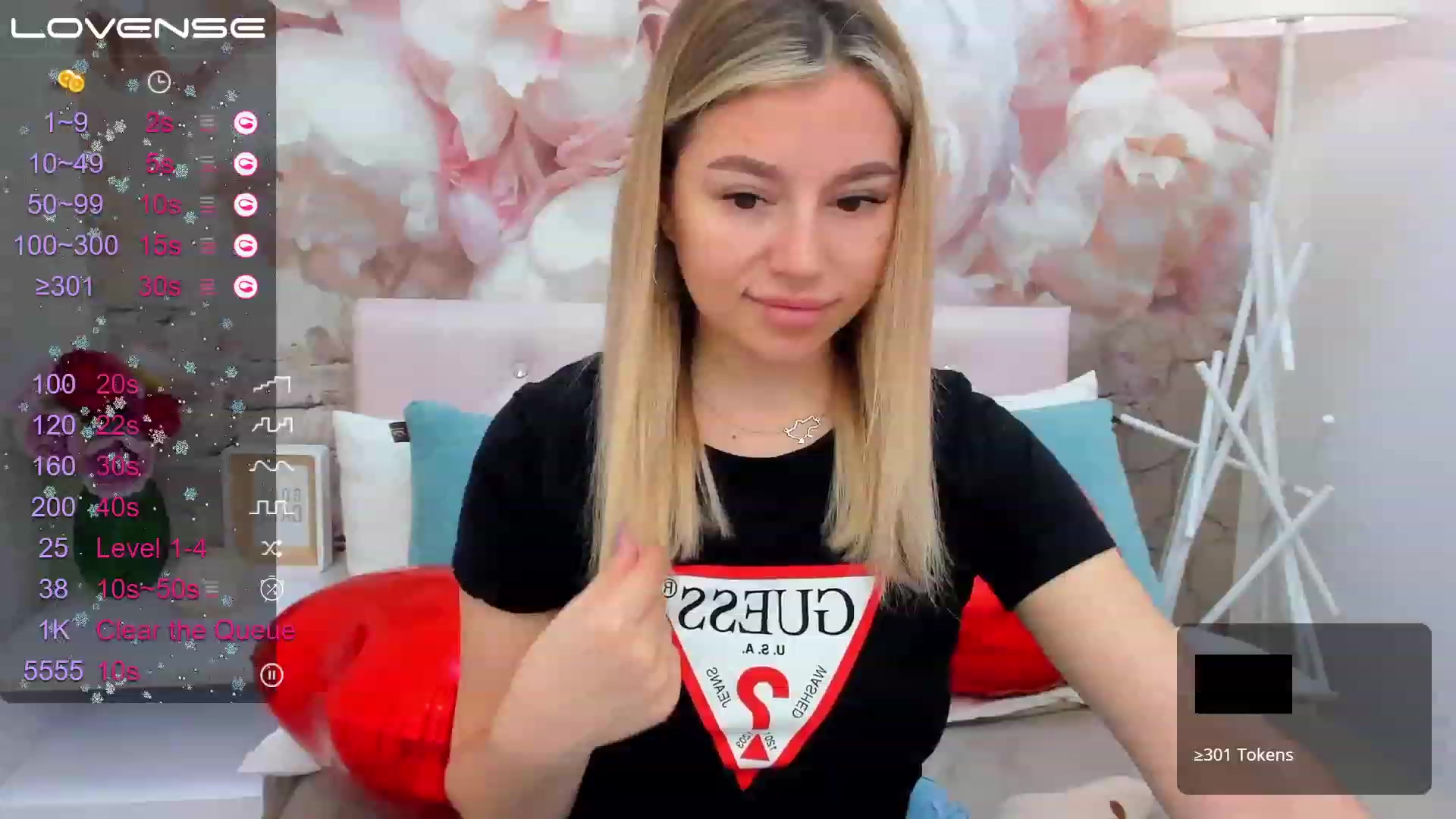 Gallery image thumbnail from SofiBloom's myfreecams stream on, 03/12/2023, 08:11 image 9 of 20