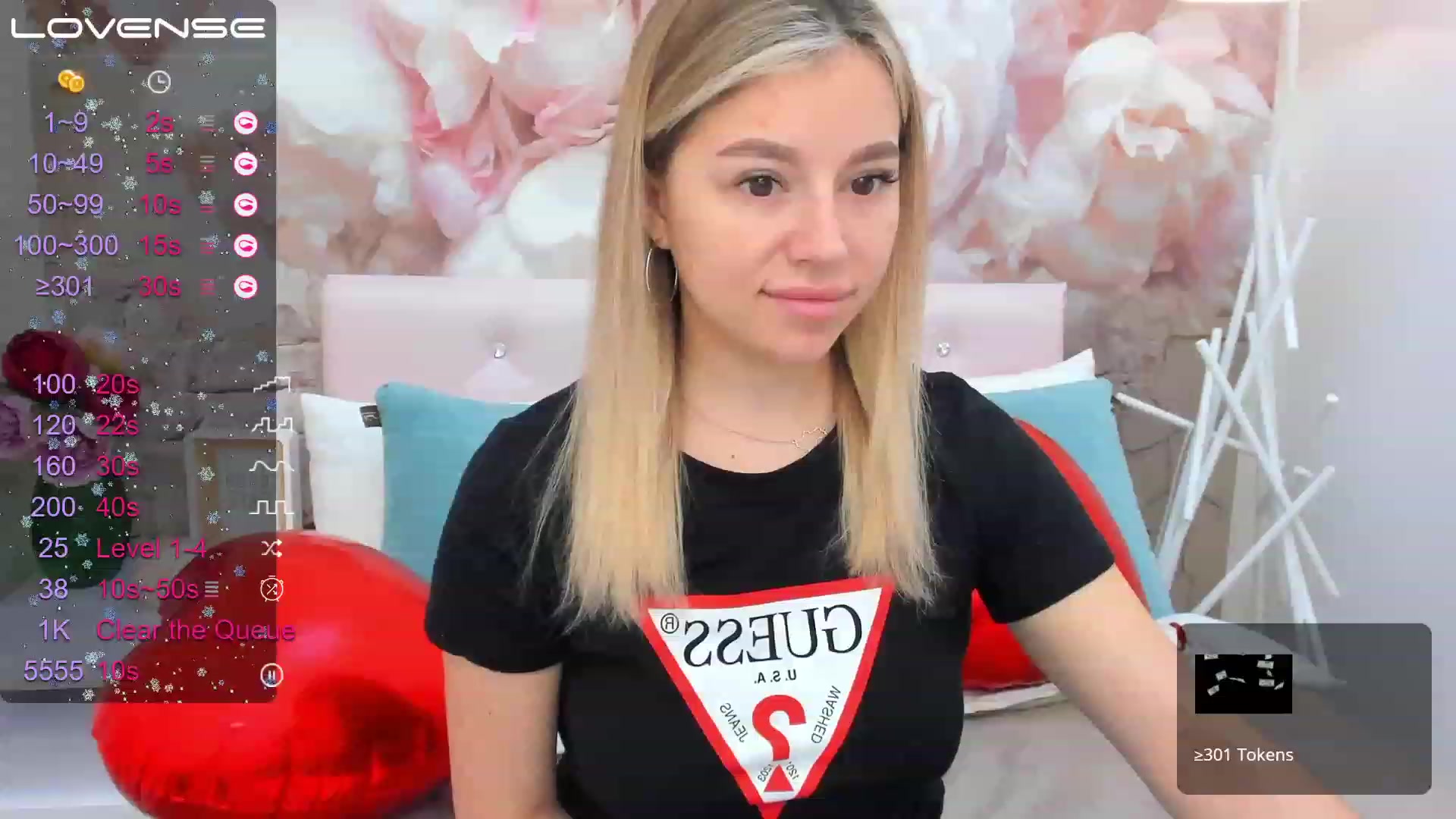 Gallery image thumbnail from SofiBloom's myfreecams stream on, 03/12/2023, 08:11 image 15 of 20