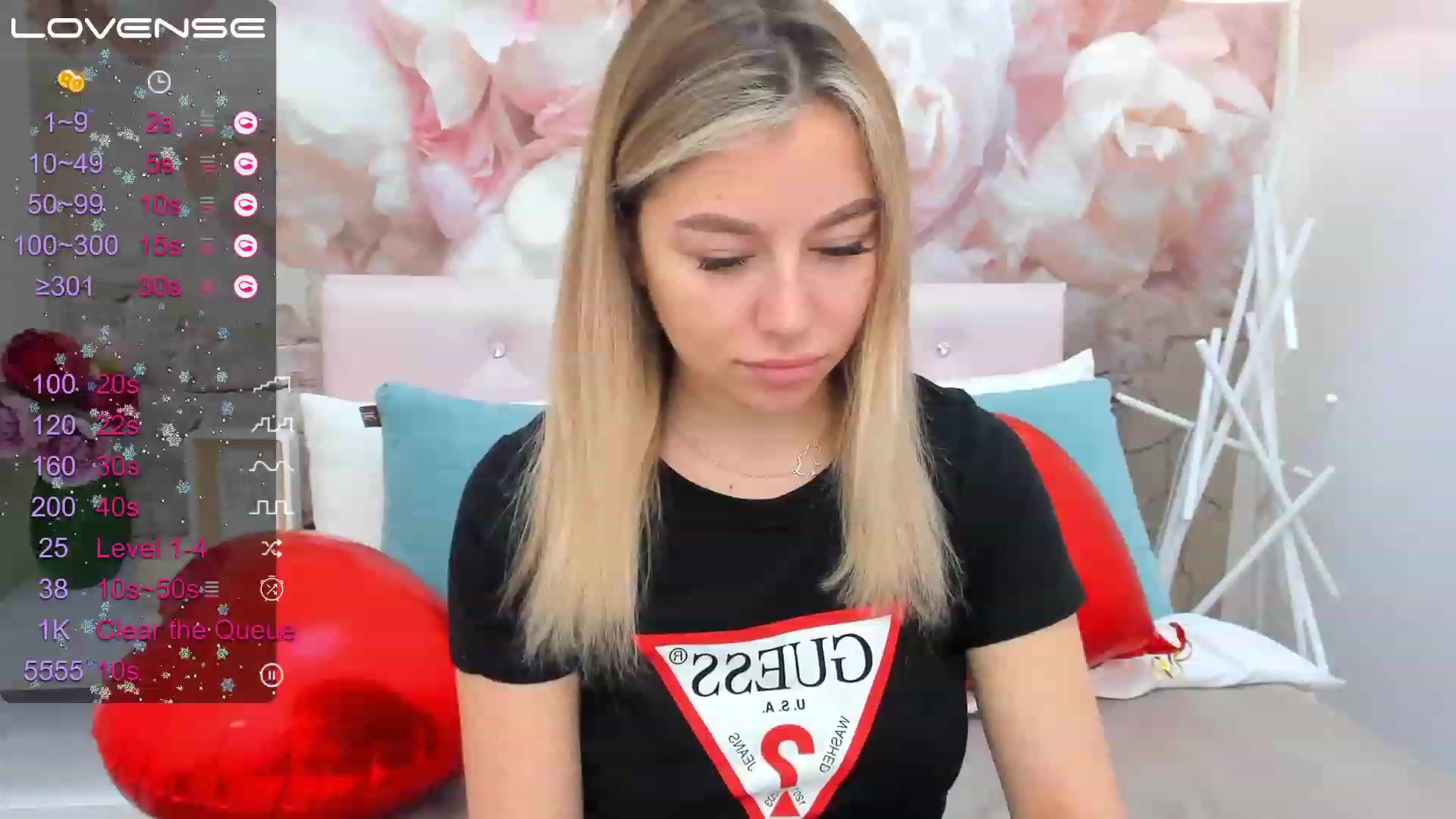 Gallery image thumbnail from SofiBloom's myfreecams stream on, 03/12/2023, 08:11 image 17 of 20