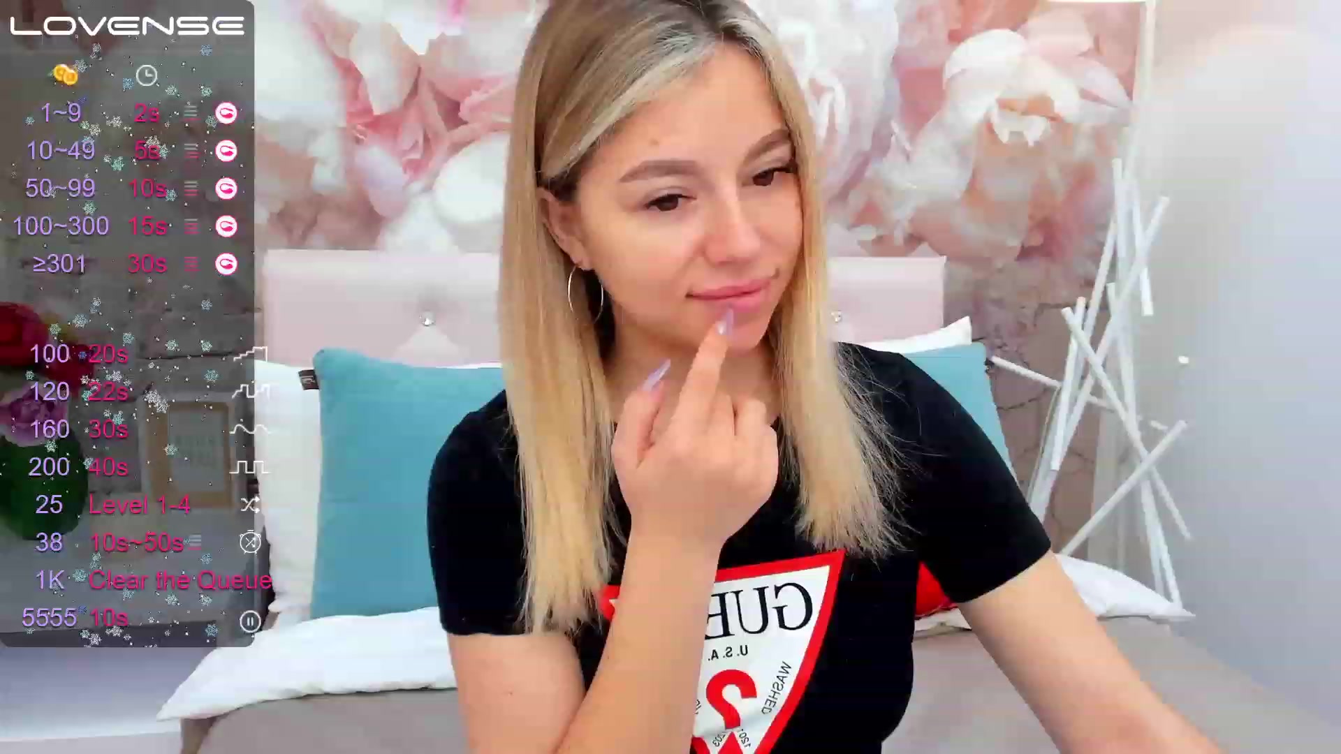 Gallery image thumbnail from SofiBloom's myfreecams stream on, 03/12/2023, 08:34 image 1 of 20