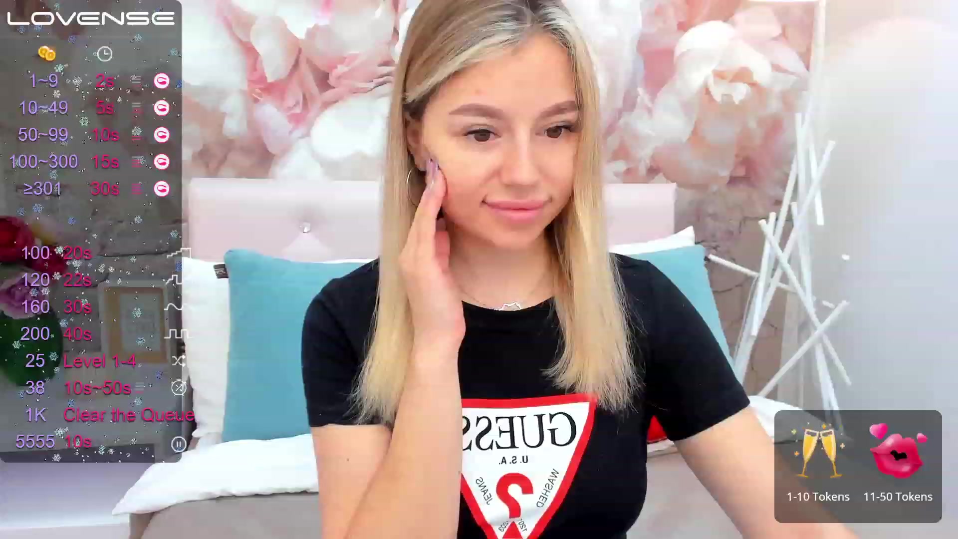 Gallery image thumbnail from SofiBloom's myfreecams stream on, 03/12/2023, 08:34 image 3 of 20