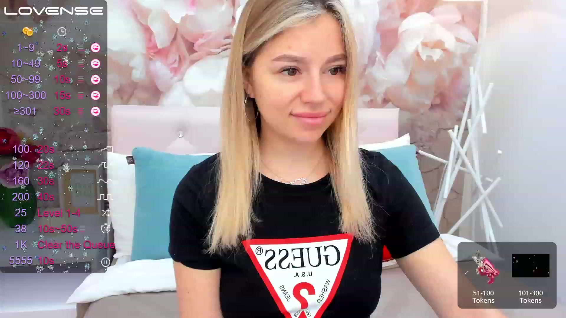 Gallery image thumbnail from SofiBloom's myfreecams stream on, 03/12/2023, 08:34 image 2 of 20